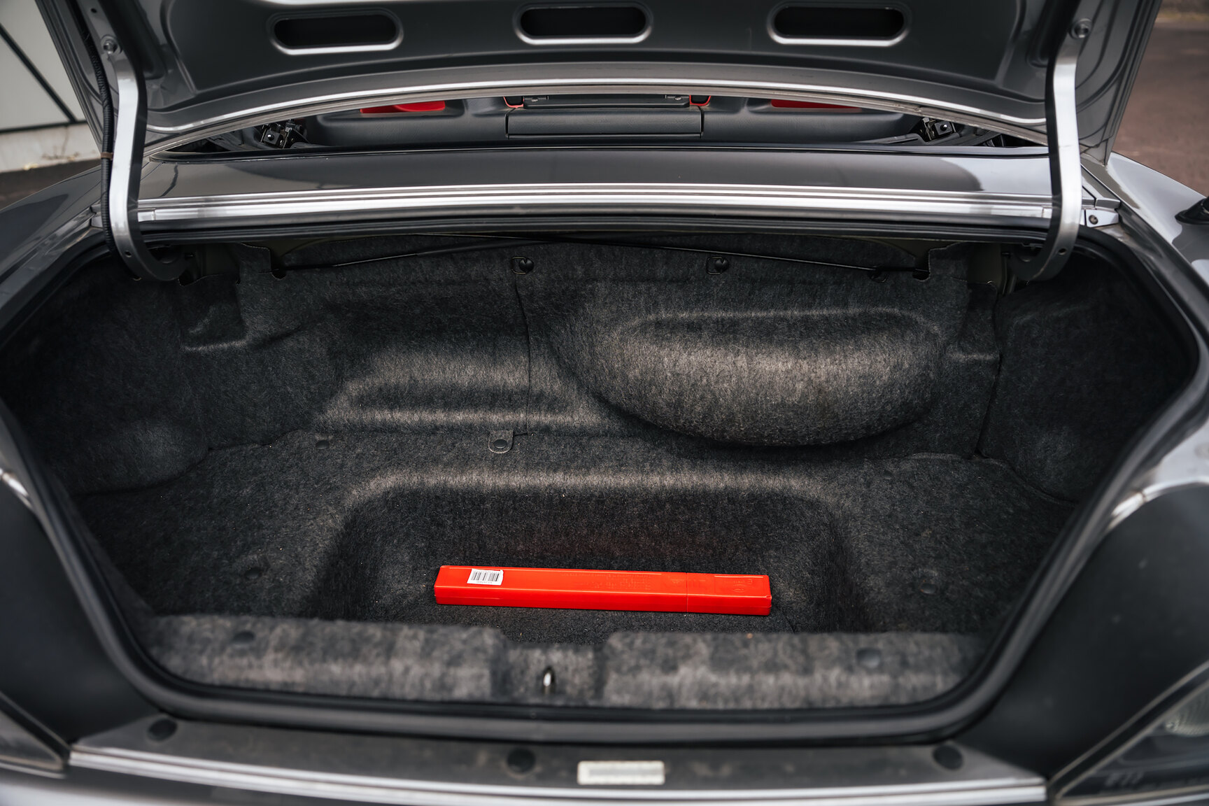 Interior image of 2000 Honda S2000 AP1