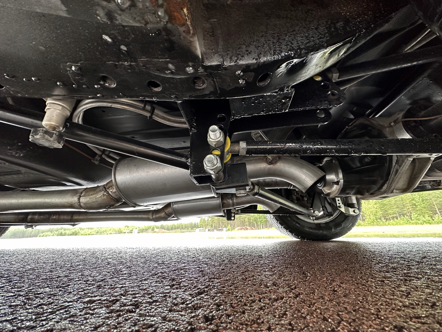 Image of 1964 Ford Fairlane 500 Sport Coupé mechanics (54)