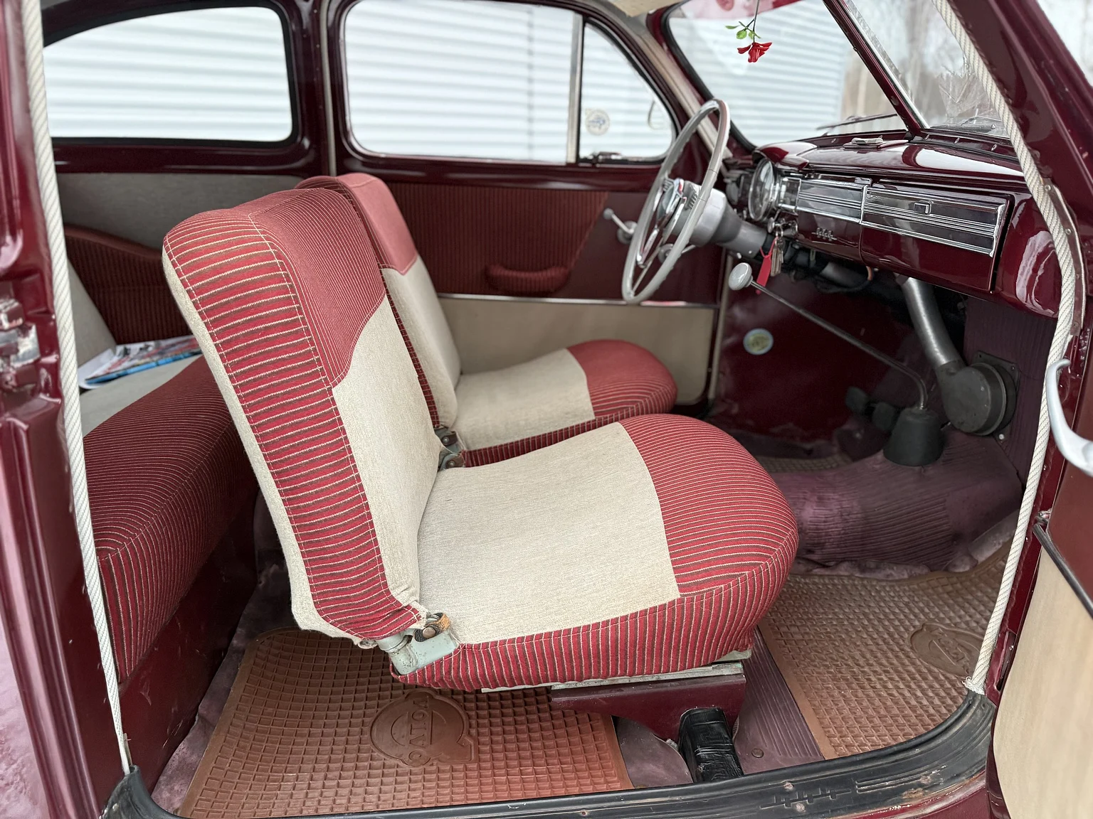 Interior image of 1953 Volvo PV444ES (26)