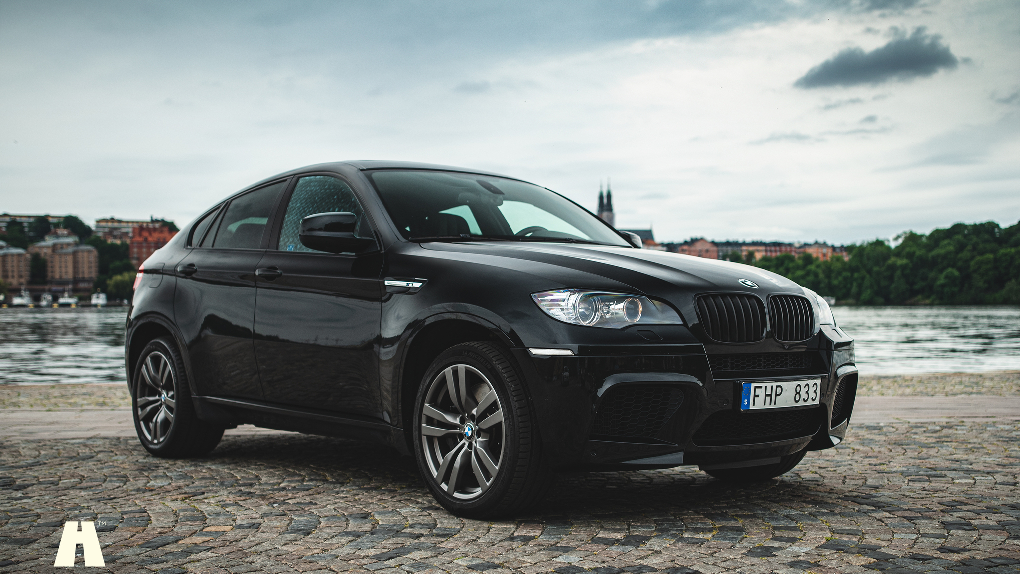 Exteriörbild på 2010 BMW X6 M Ferrita 555HK (3)