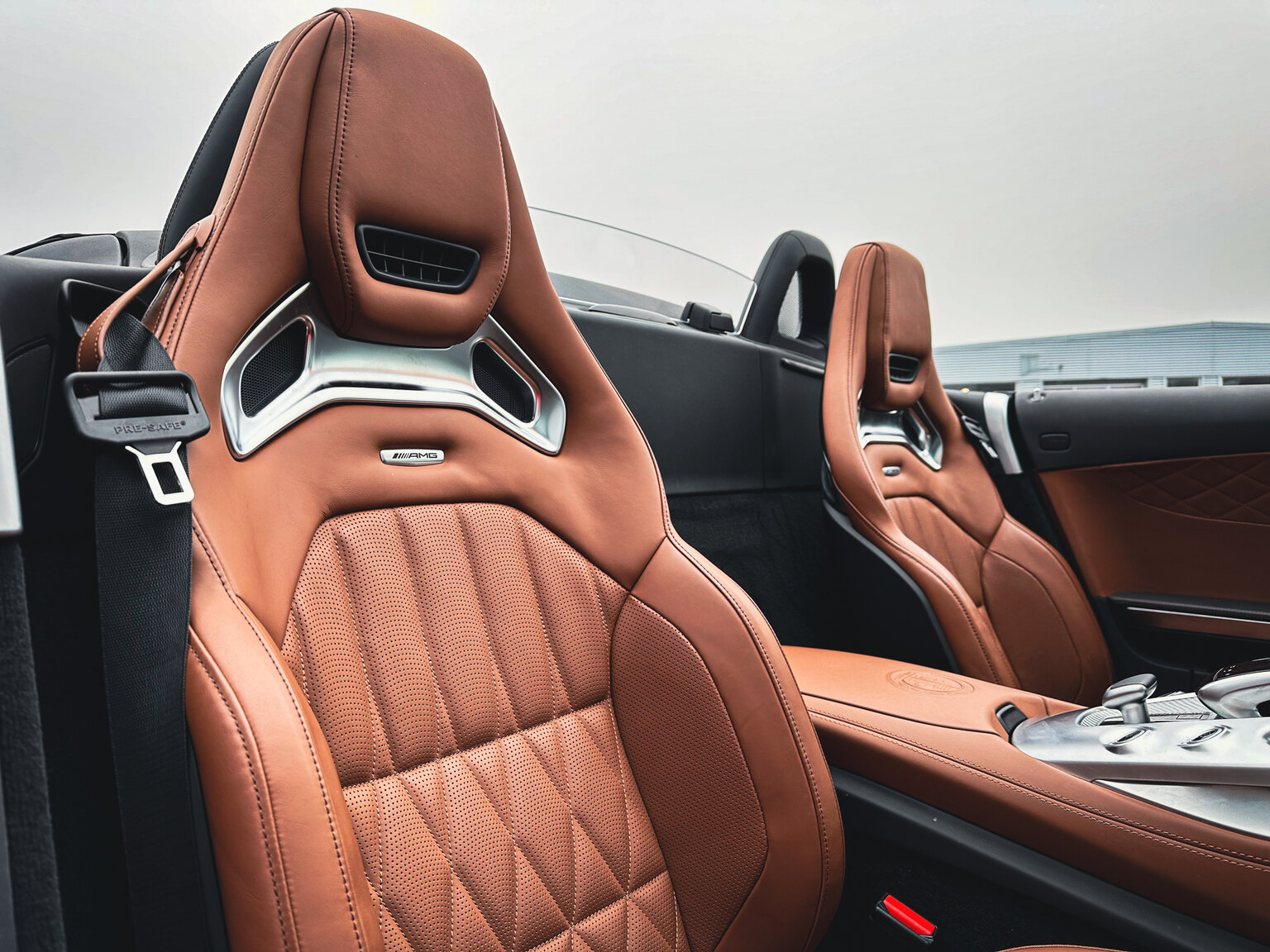 Innenraumfoto von 2018 Mercedes Benz AMG GT C (29)