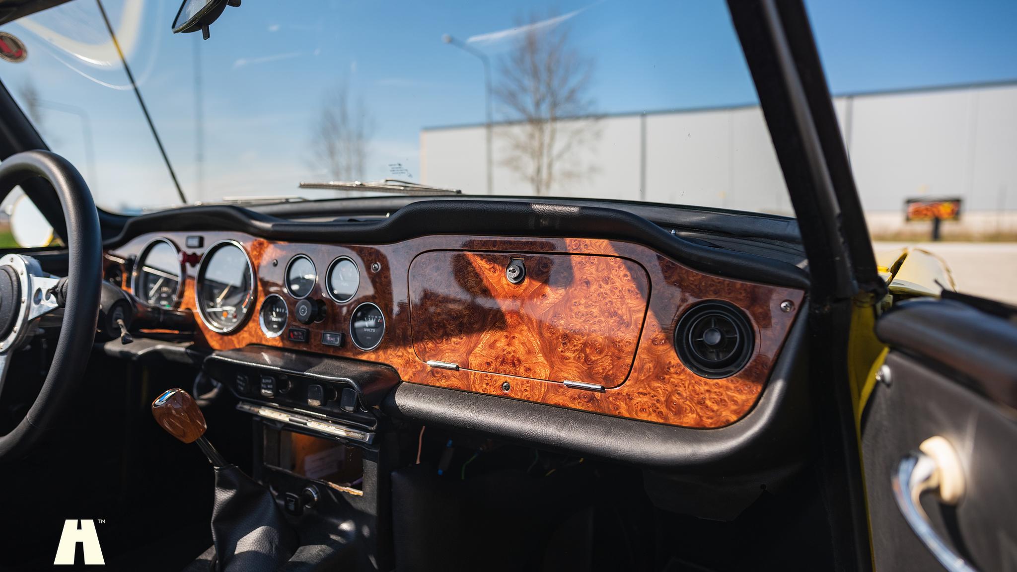 Innenraumfoto von 1974 Triumph TR6 (12)