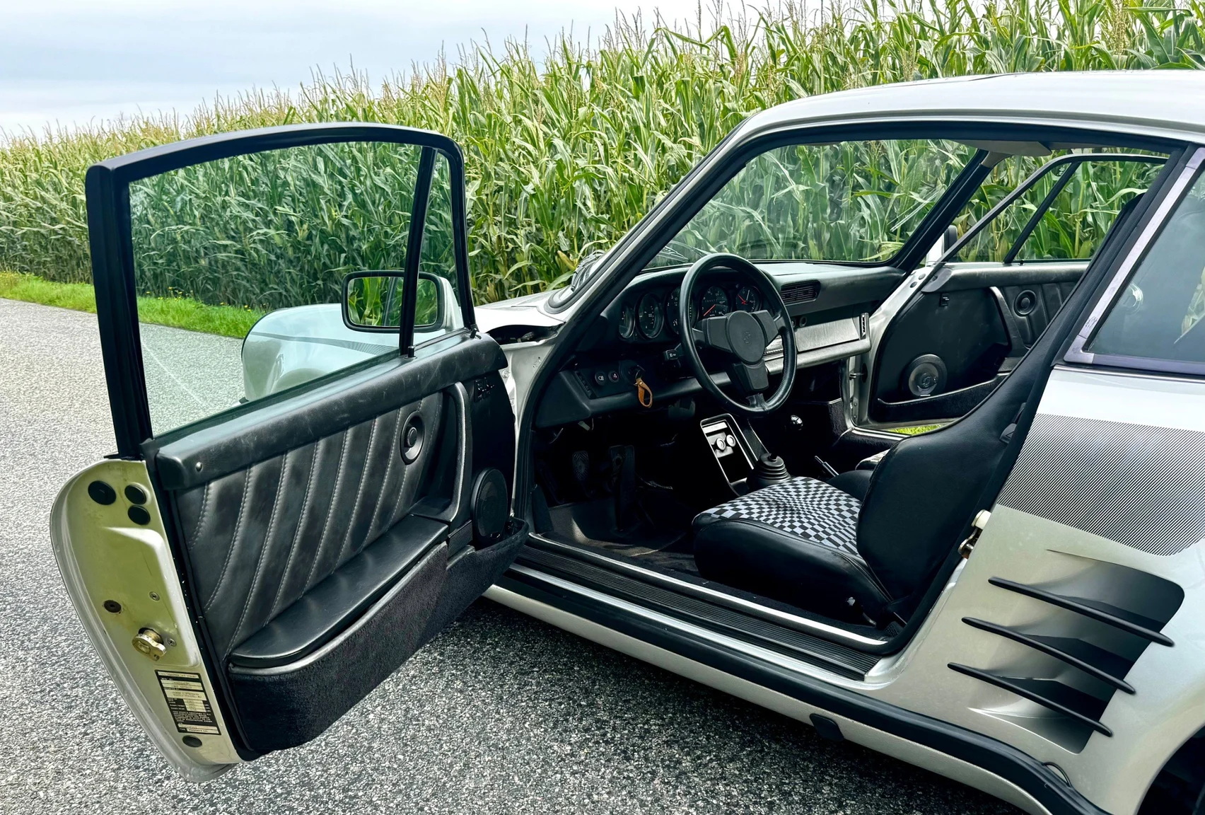 Interiörbild 1980 Porsche 911 Turbo (1)