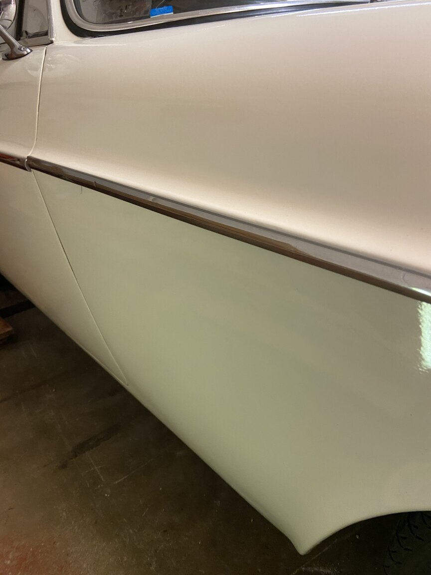 Exterior image of 1968 Volvo P1800 S