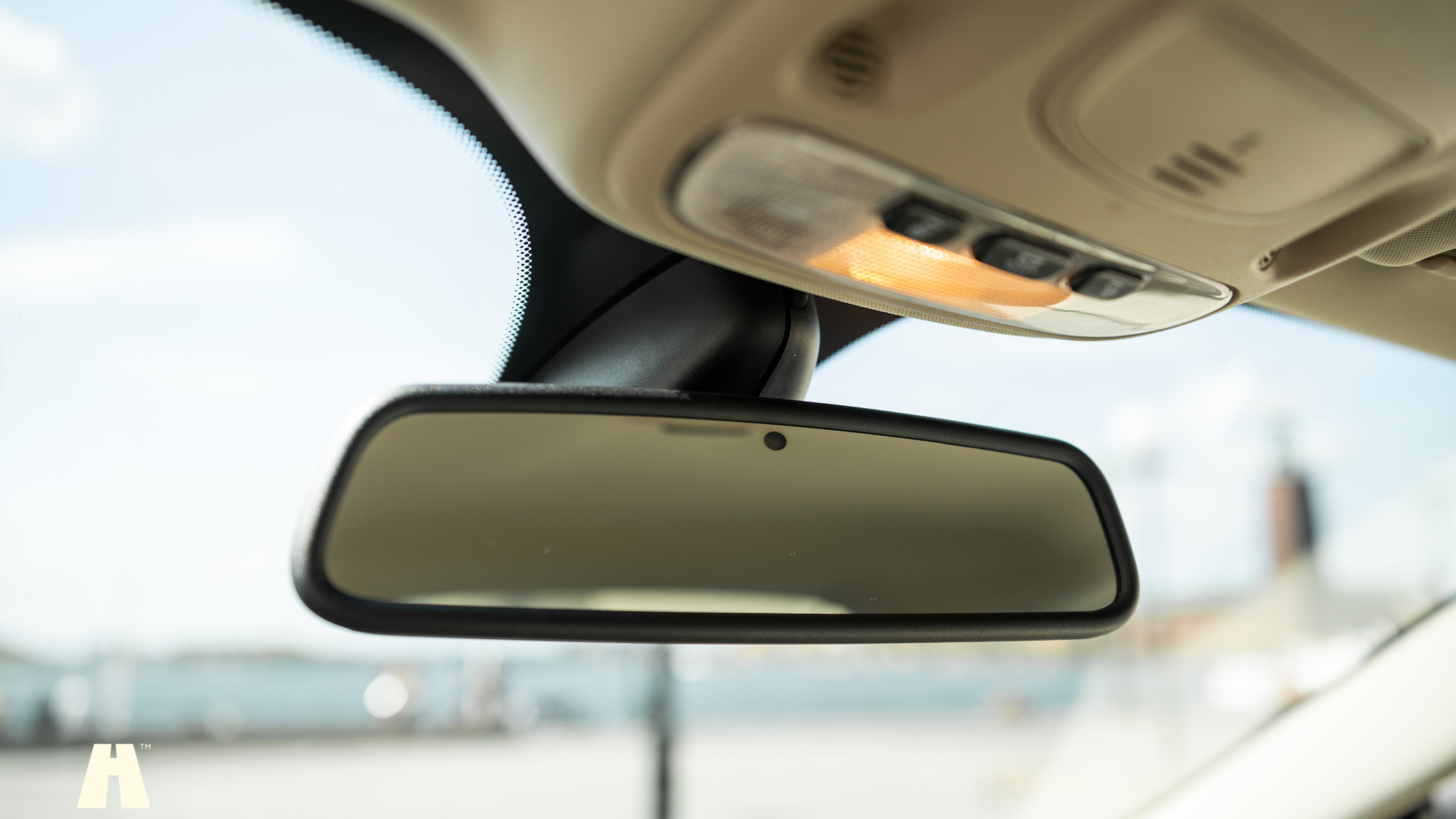 Interior image of 2008 Jaguar XKR (67)