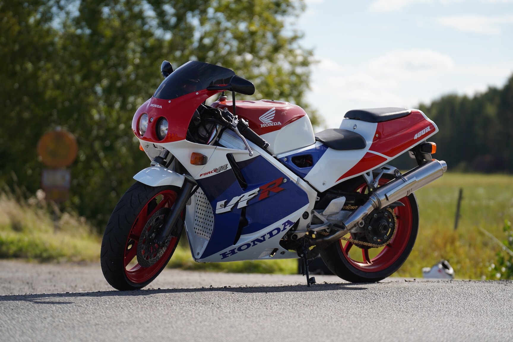 Exterior image of 1992 Honda VFR400R NC30