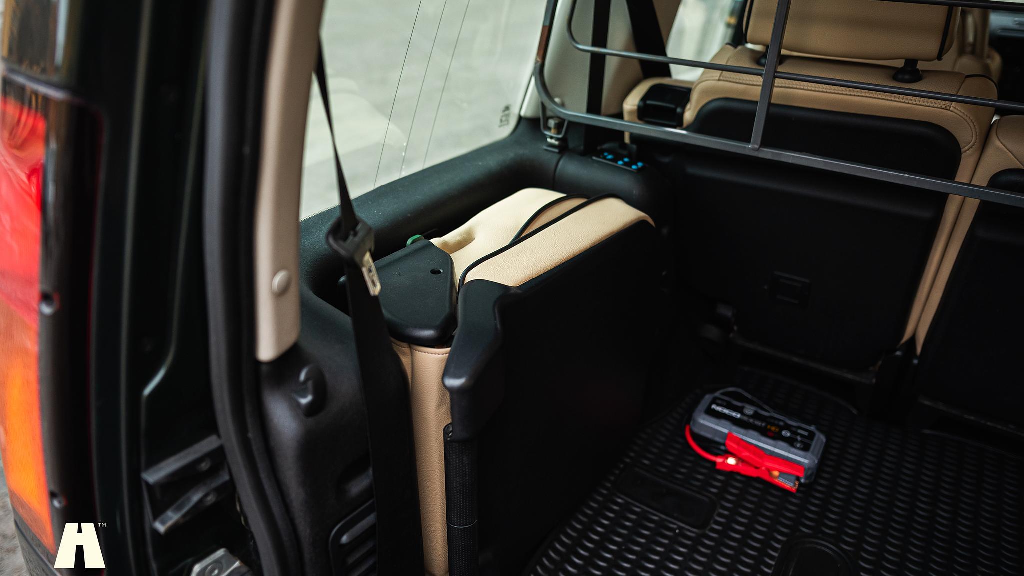 Interior image of 2003 Land Rover Discovery II, 2003