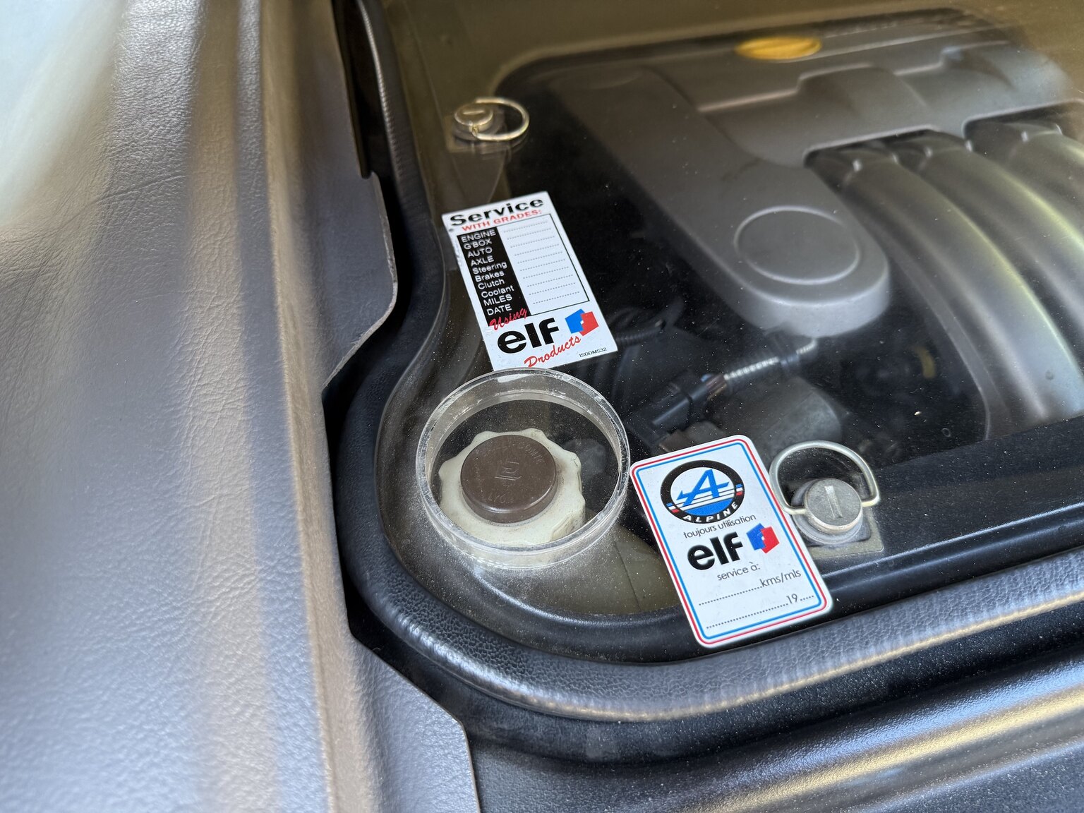 Image of 2002 Renault Clio Sport V6 mechanics