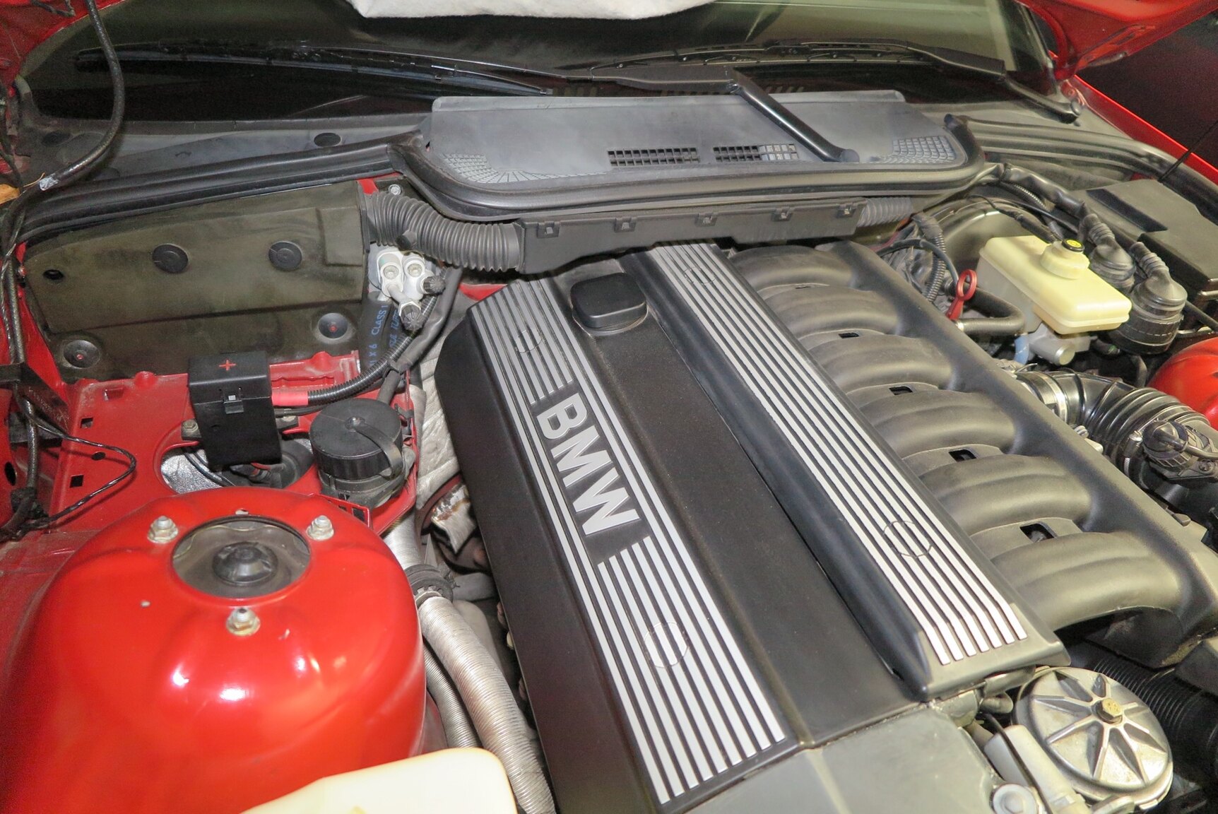 Image of 1994 BMW 325iA Convertible mechanics