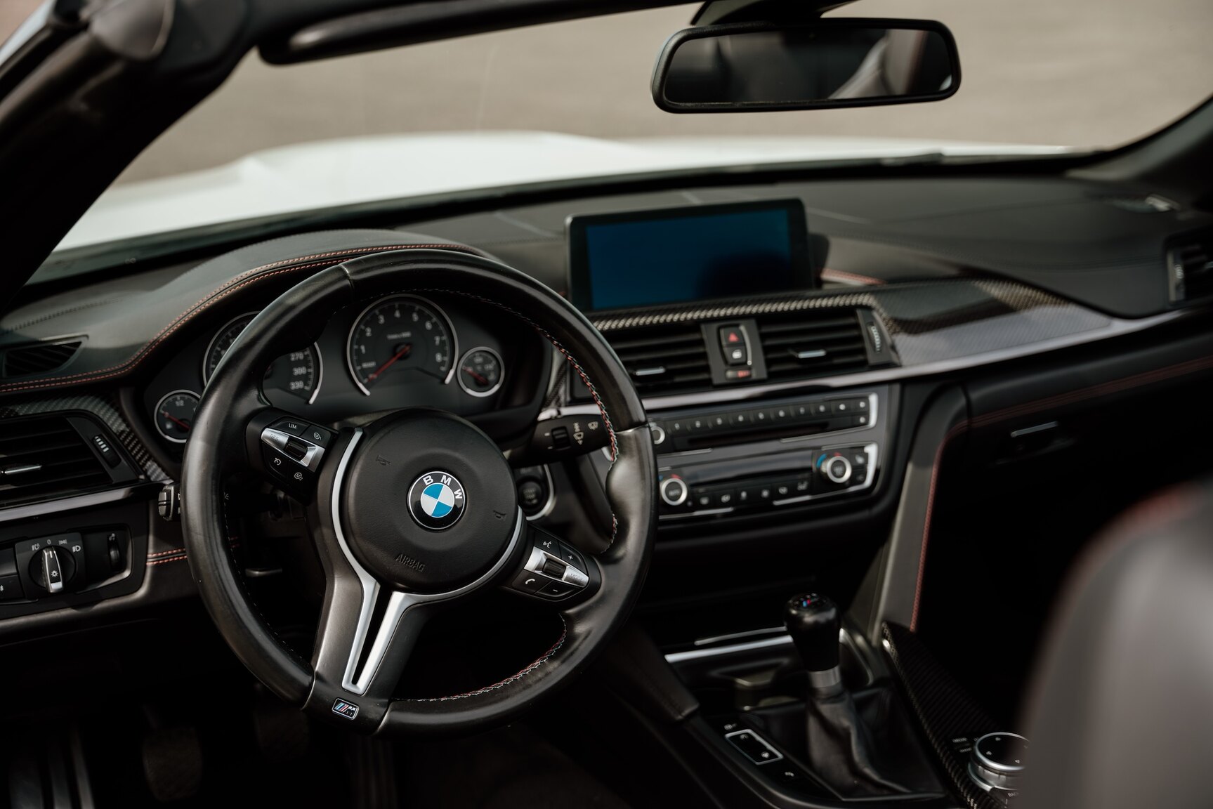 Interior image of 2015 BMW M4 Cabriolet
