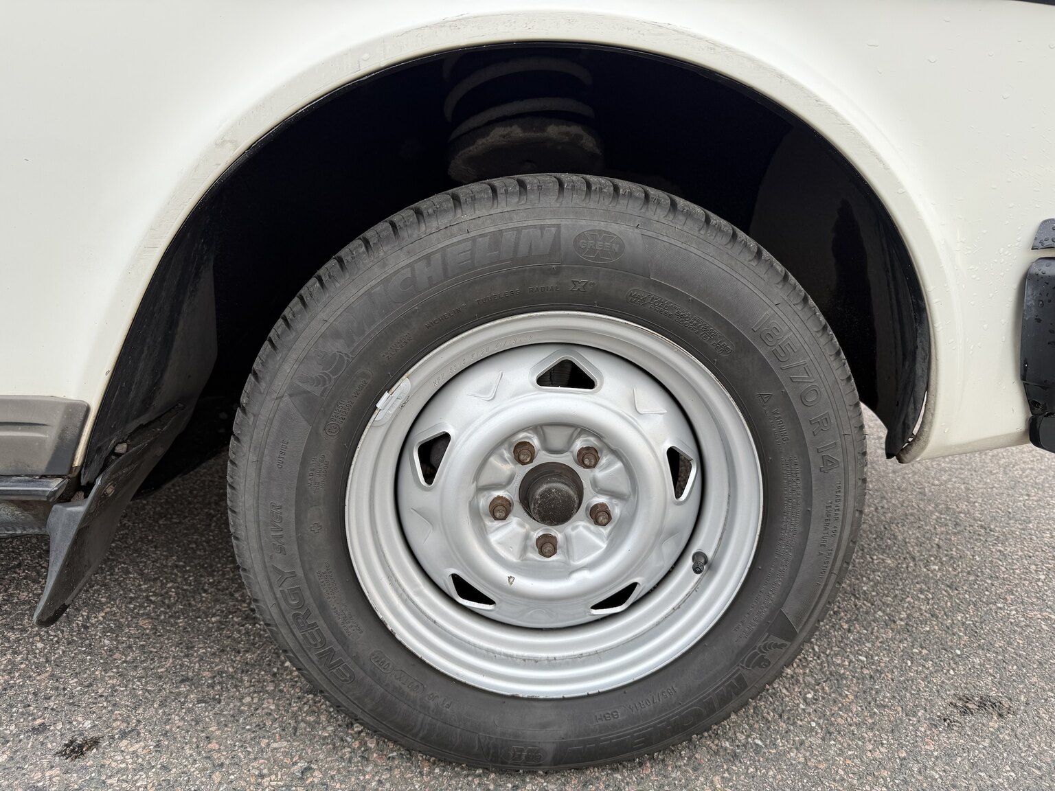 Exteriörbild på 1991 Volvo 240 GL Automat (22)