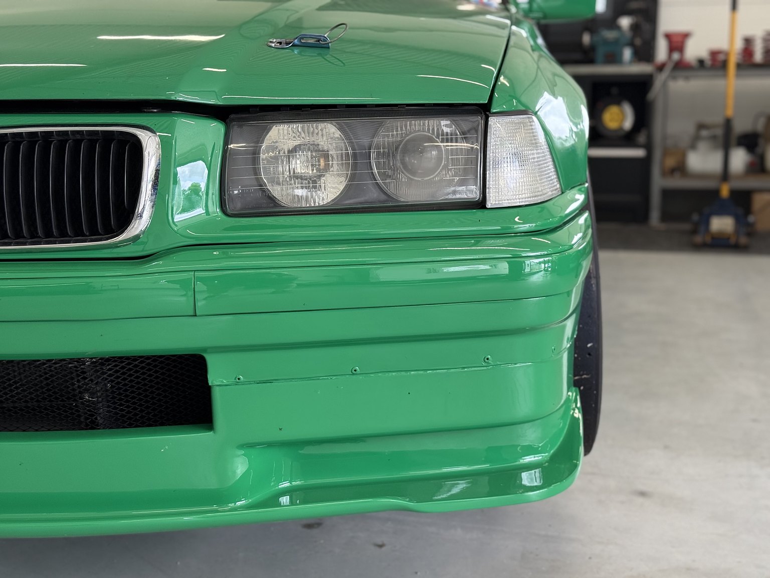 Exterior image of 1993 BMW E36 Super Touring