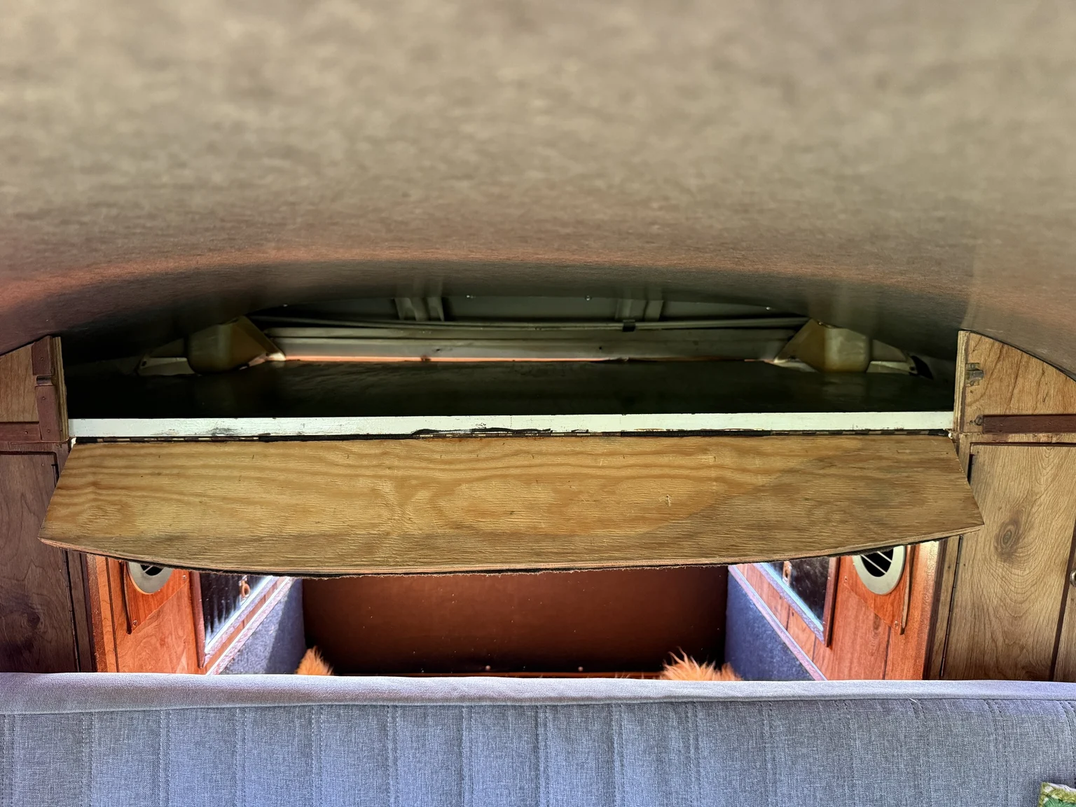 Innenraumfoto von 1975 Volkswagen Transporter Campervan (71)