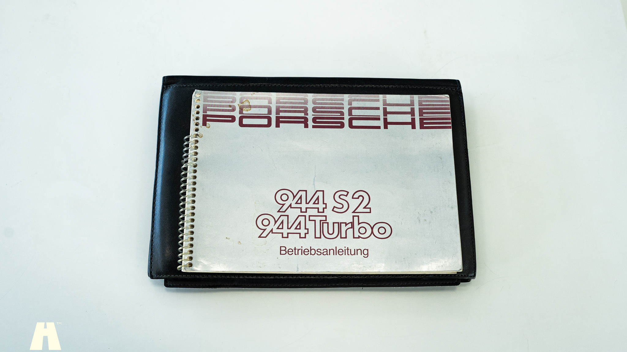 Documentation for 1990 Porsche 944 S2 (3)