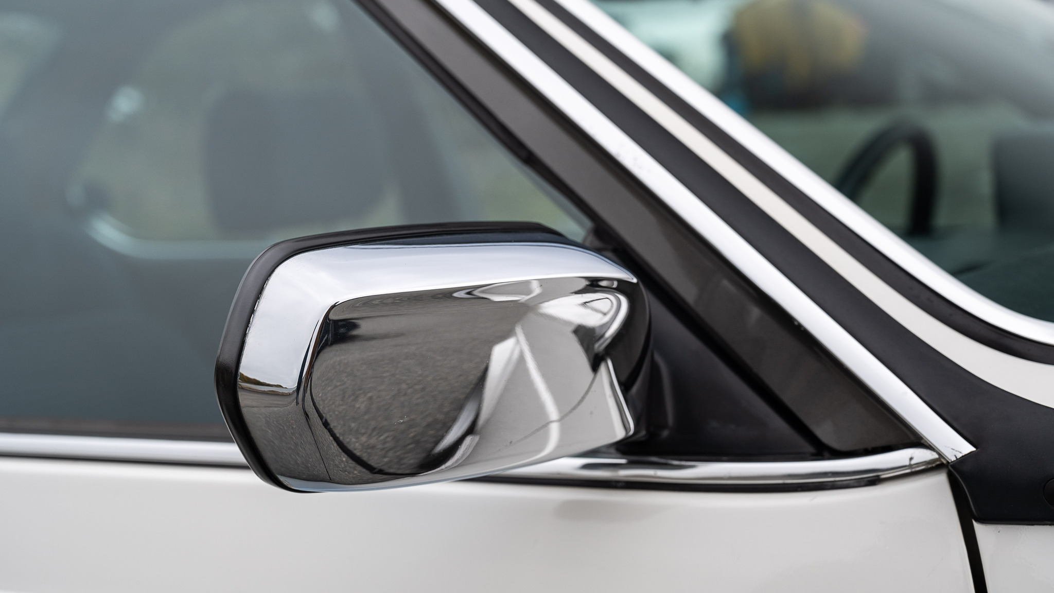 Exterior image of 1983 BMW 635 CSi