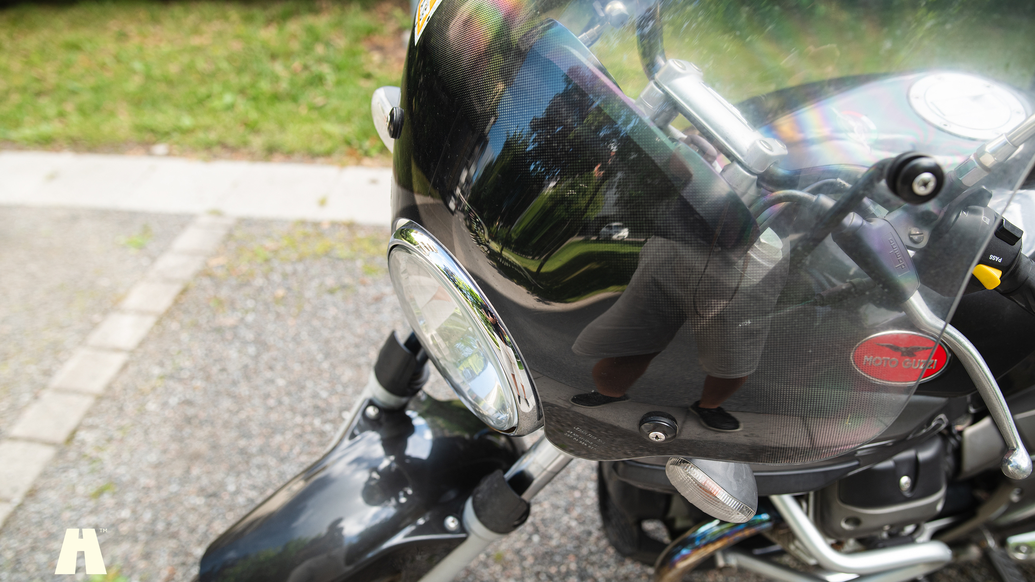 Exteriörbild på 2005 Moto Guzzi Breva 750i
