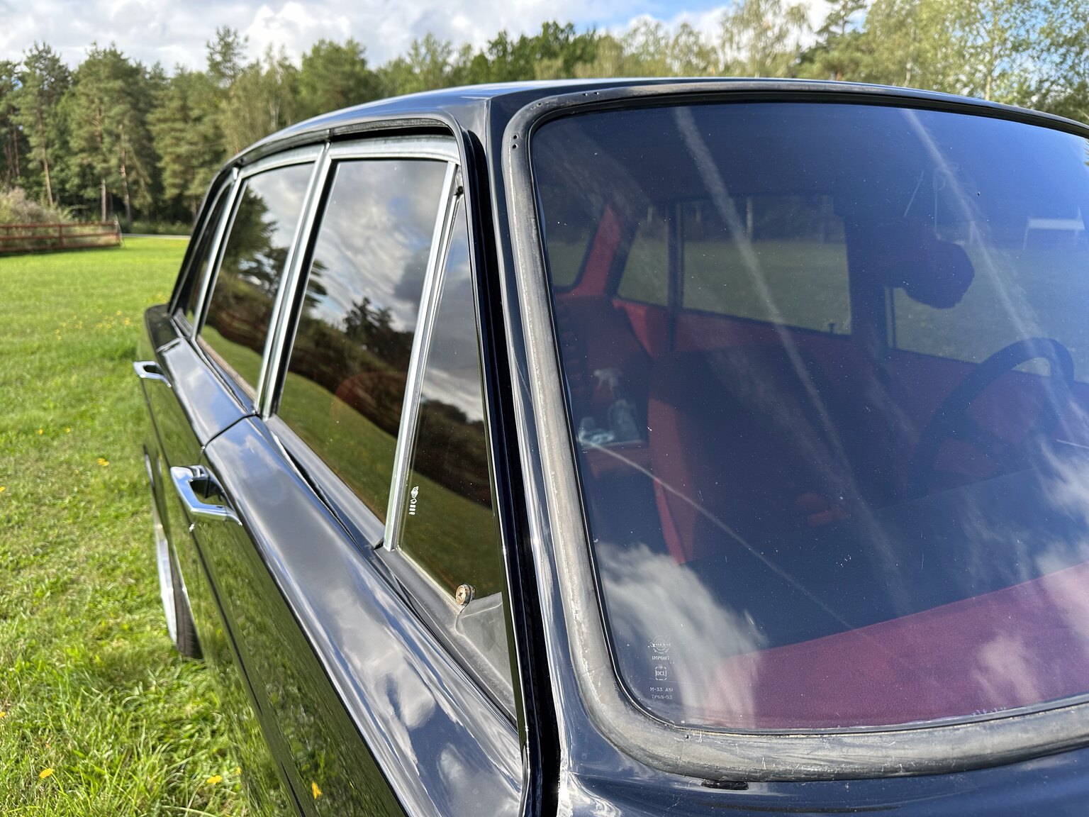 Aussenfoto 1969 Volvo 144 custom