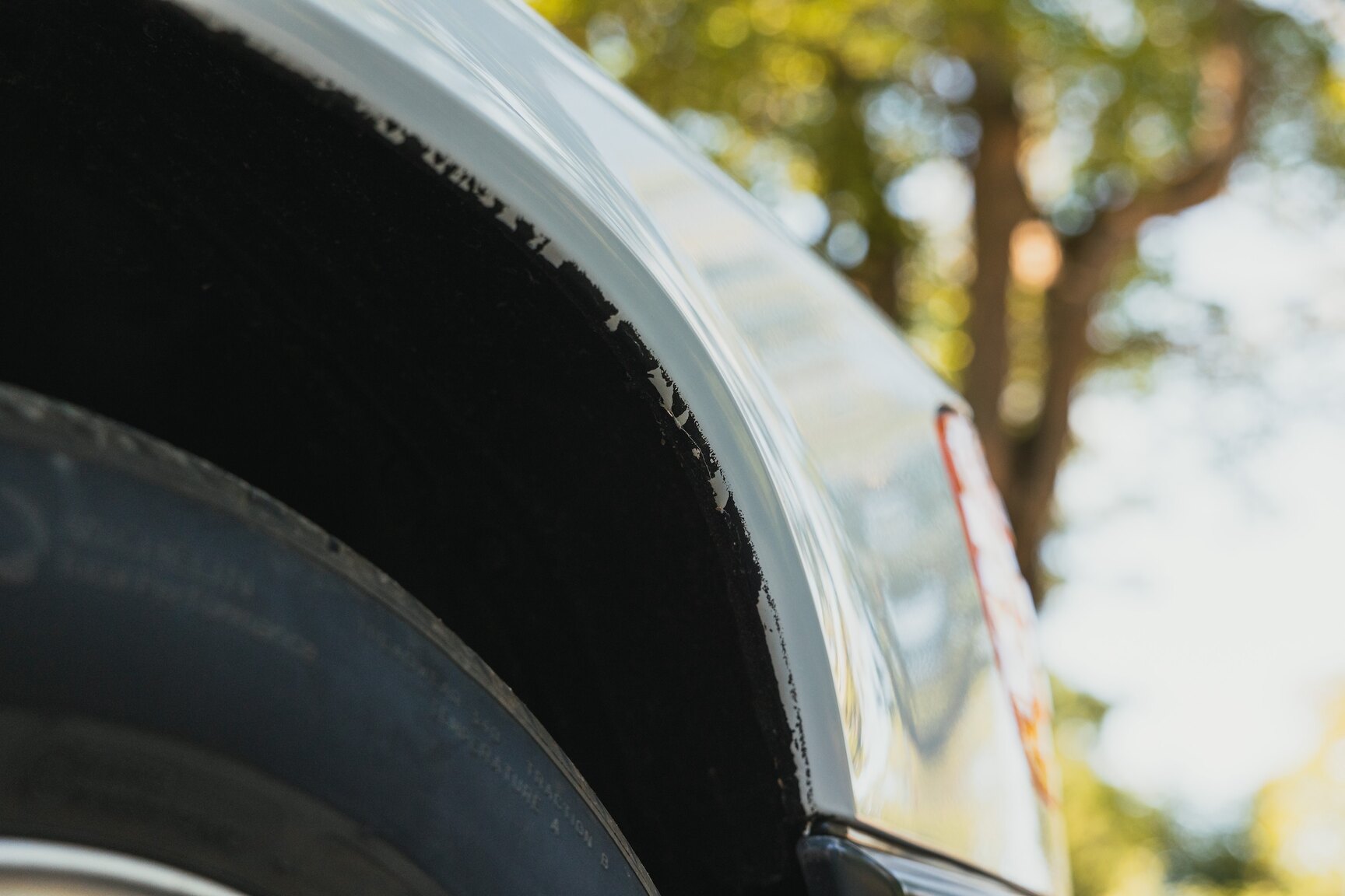 Exteriörbild på 1987 Mercedes-Benz 230E