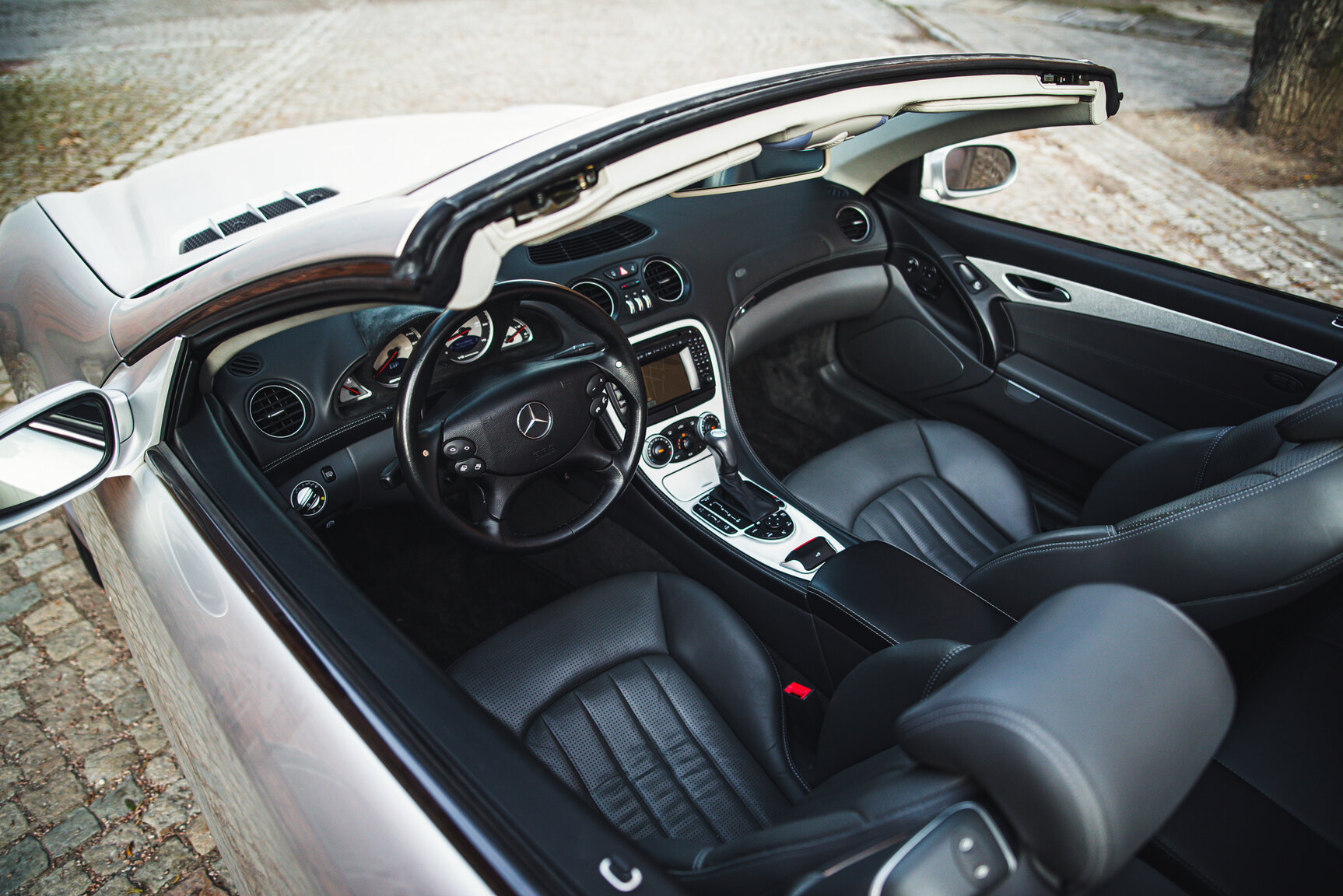 Interior image of 2003 Mercedes-Benz SL 55 AMG