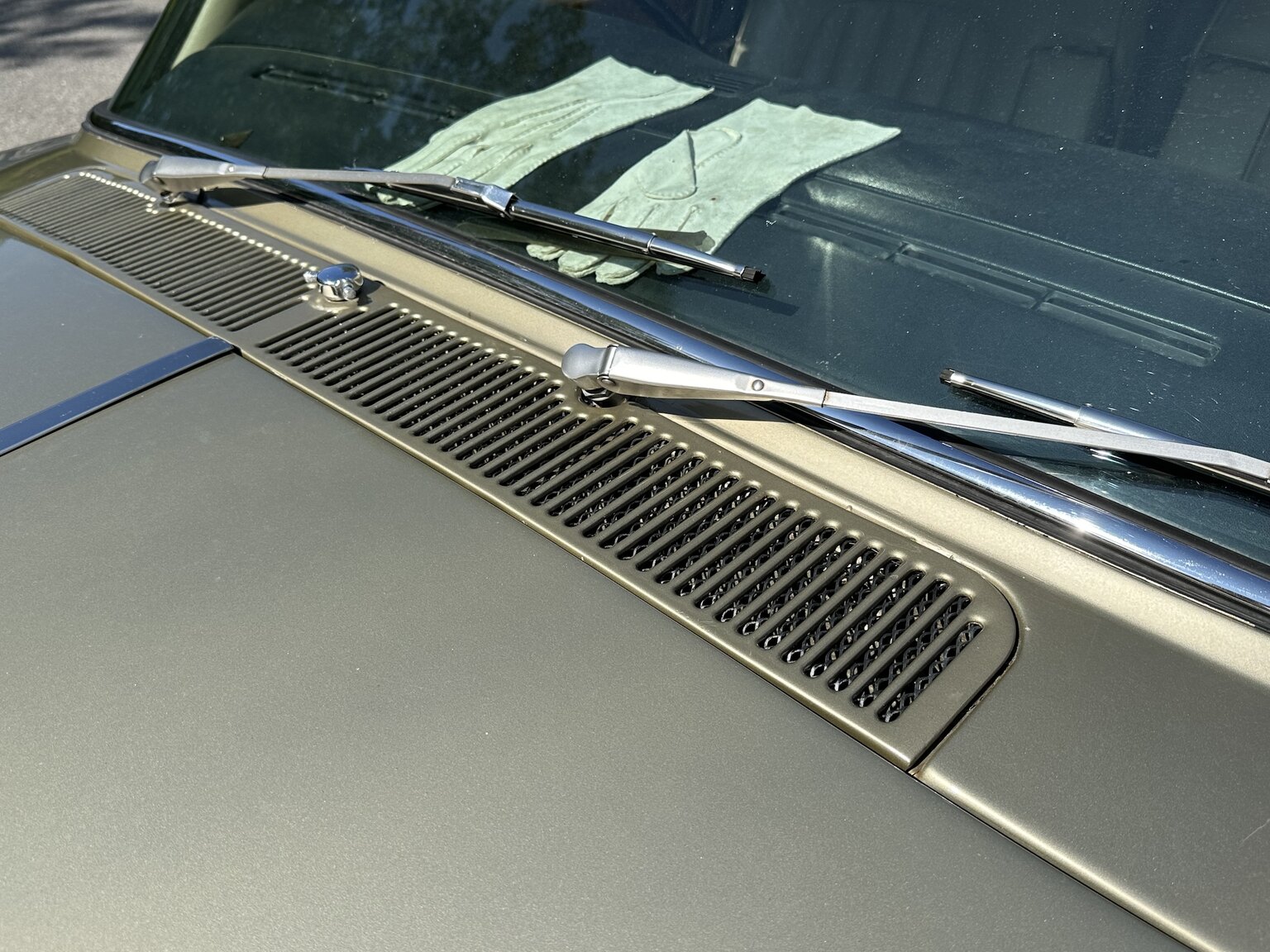Exterior image of 1979 Rolls Royce Silver Shadow