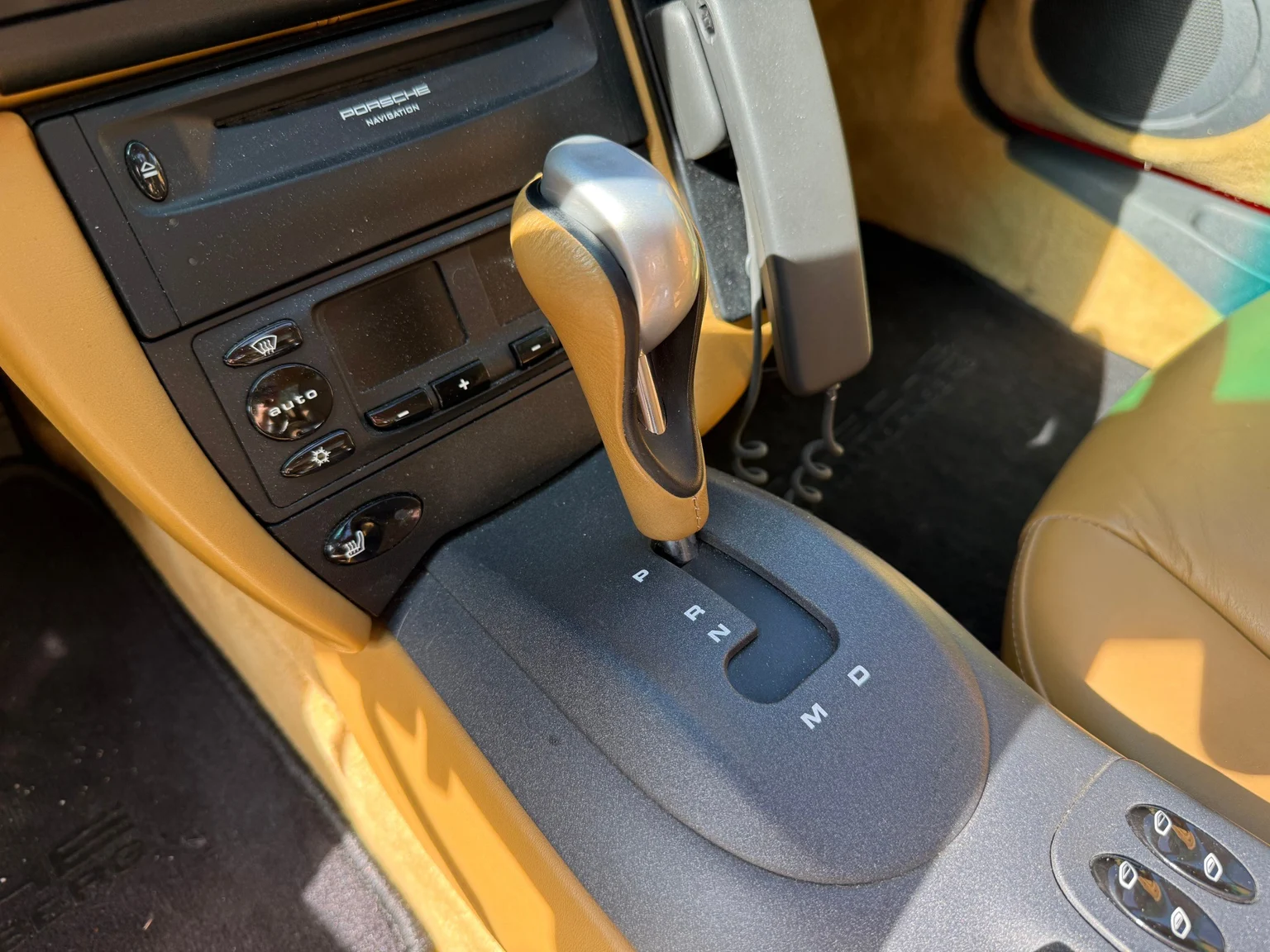 Innenraumfoto von 1998 Porsche 911 Carrera (19)