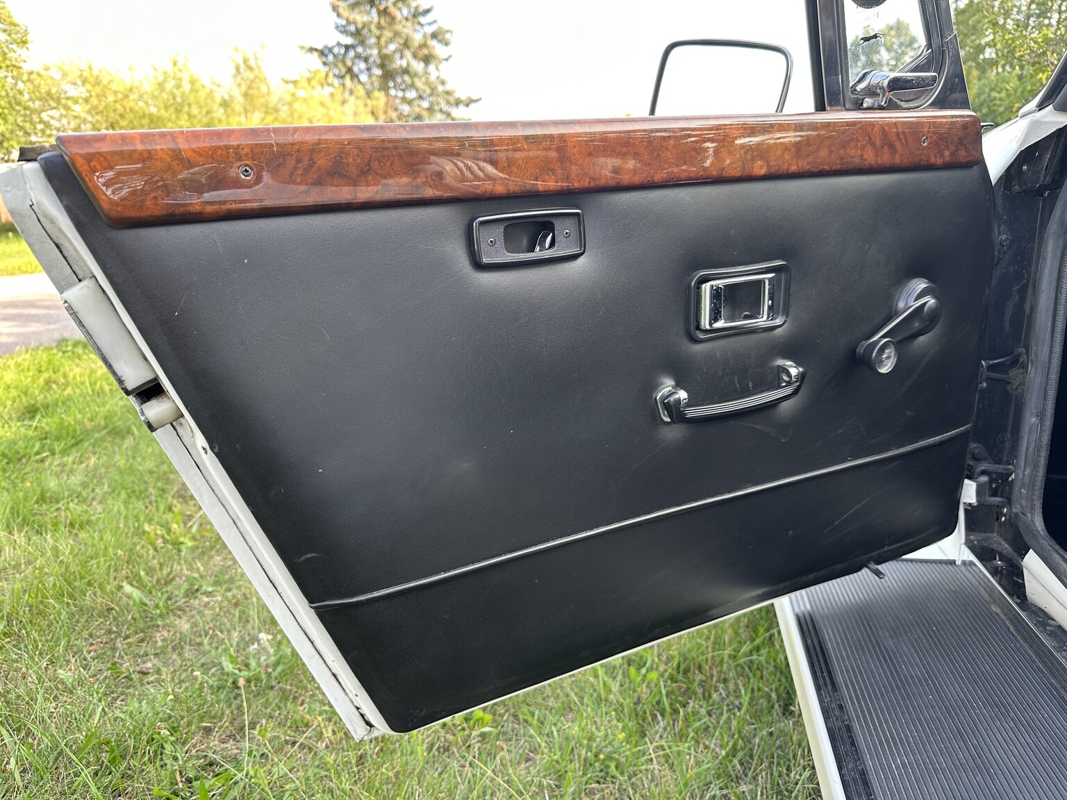 Interior image of 1988 Panther Kallista