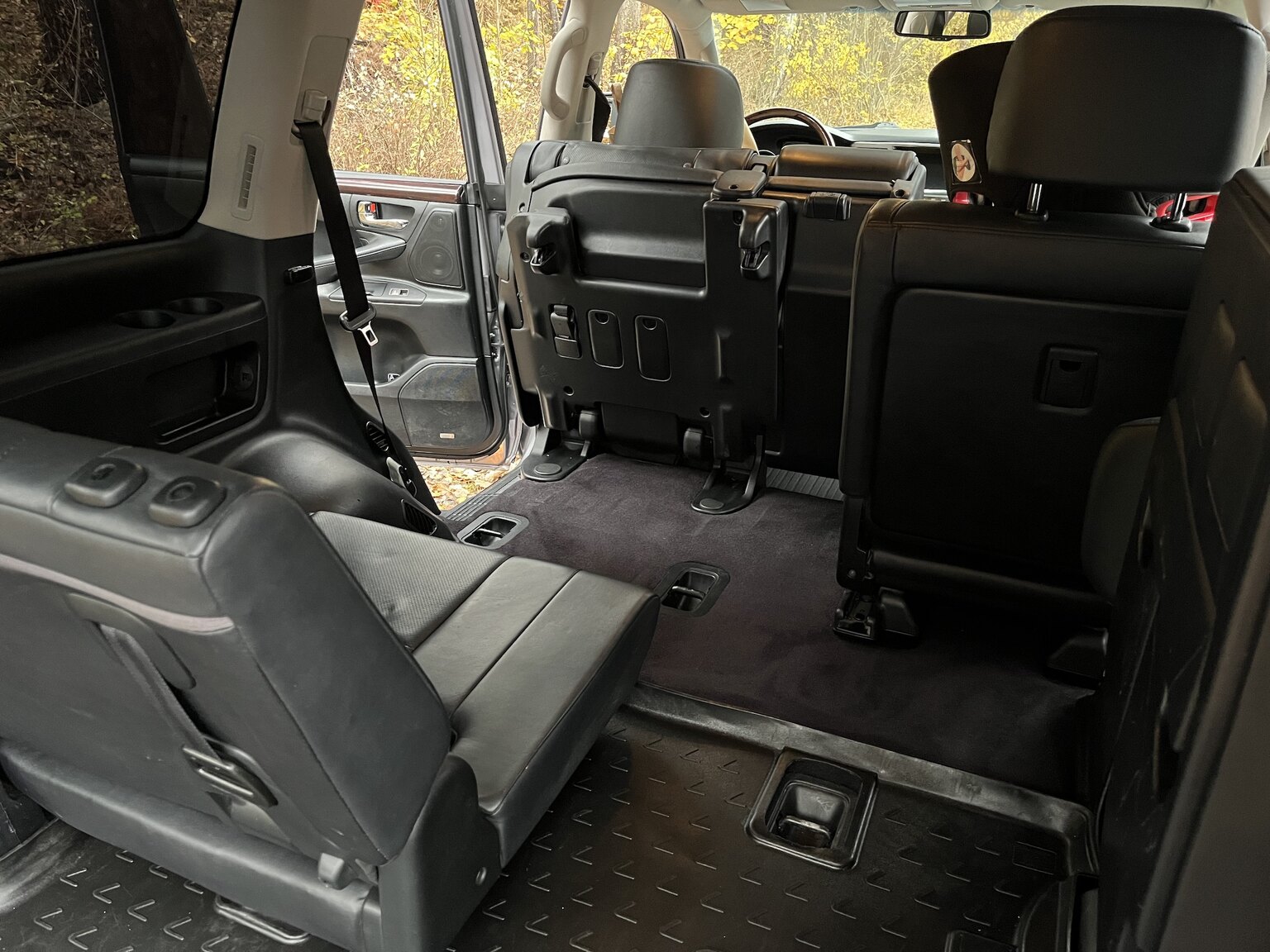 Innenraumfoto von 2011 Lexus LX570