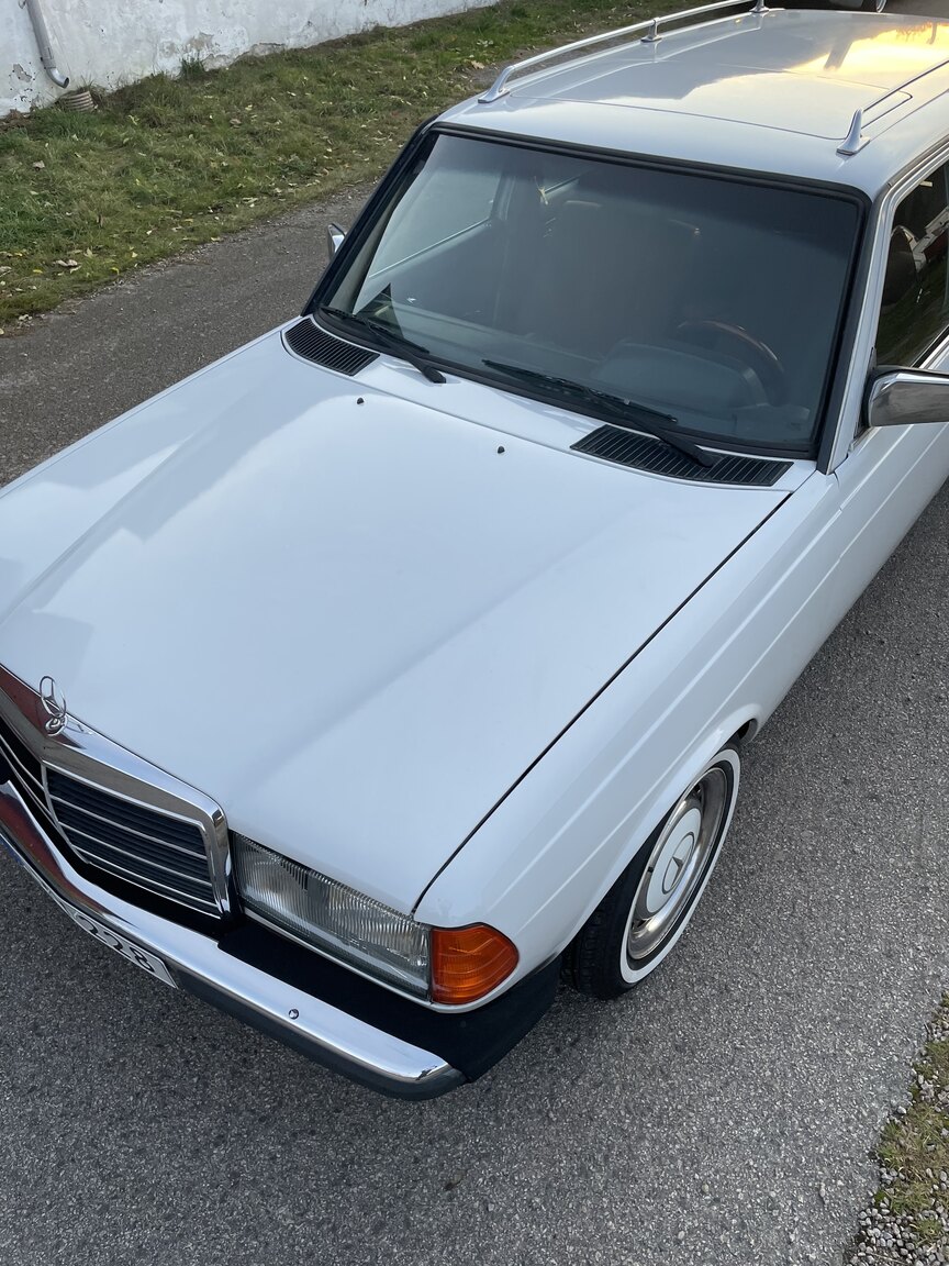 Exteriörbild på 1983 Mercedes-Benz 300 TDT