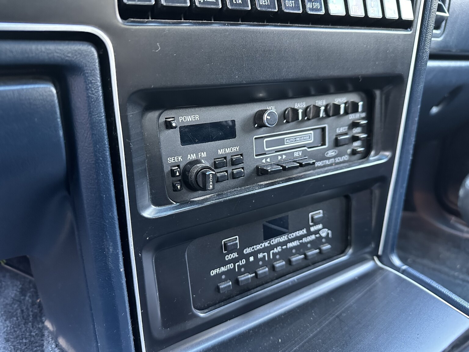 Interior image of 1987 Lincoln Mark VII LSC