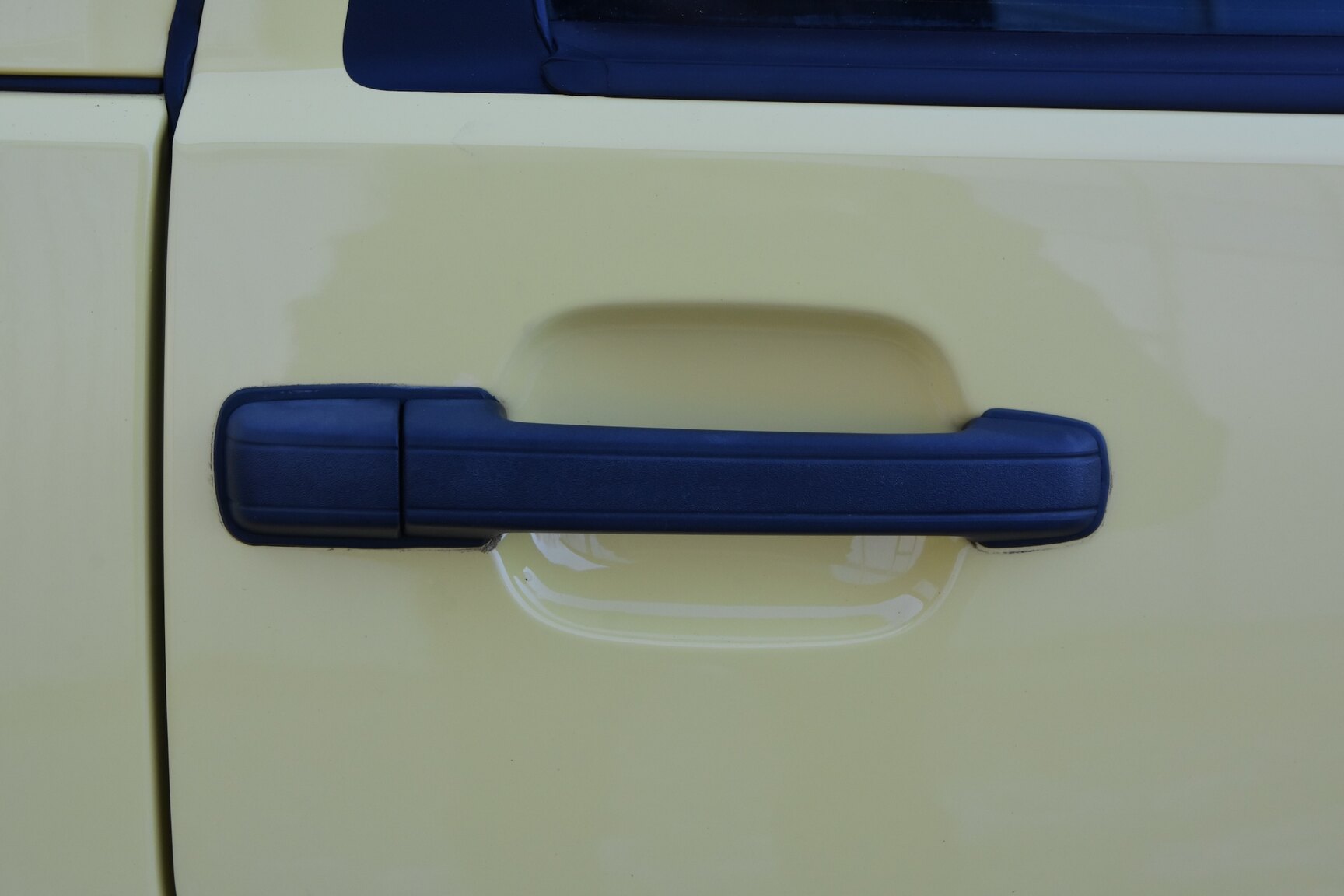 Exterior image of 1995 Volvo 850 T-5R Kombi
