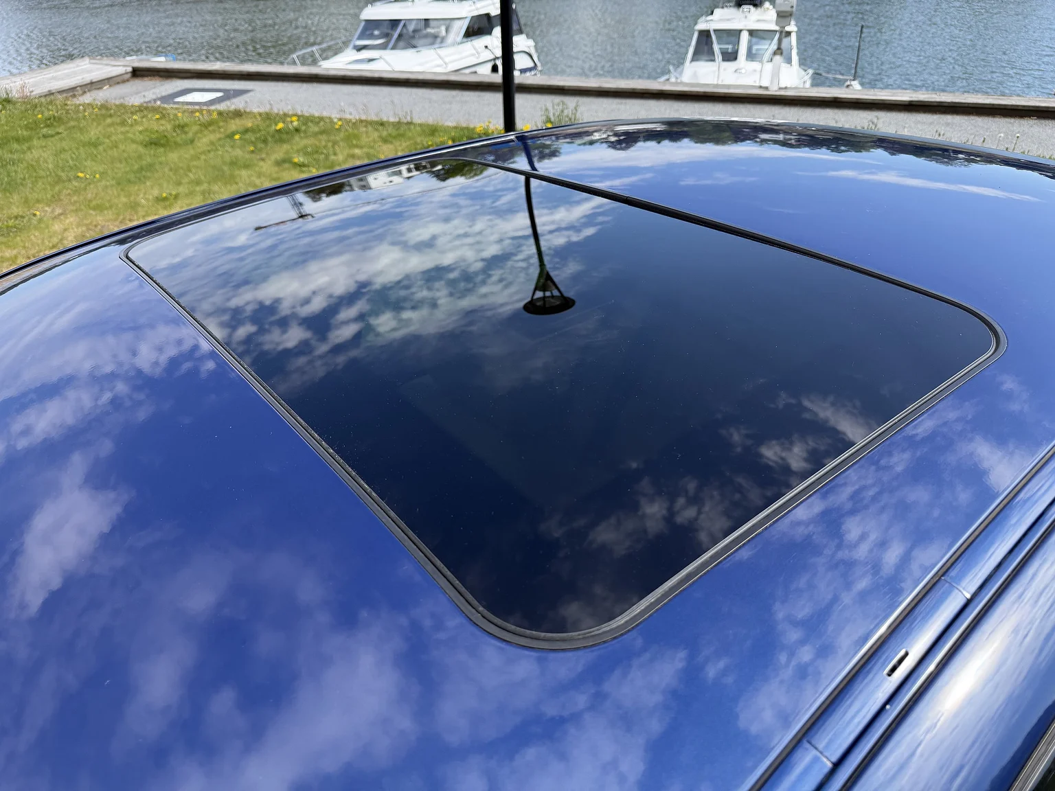 Exterior image of 2001 BMW M5 E39 LCI (64)