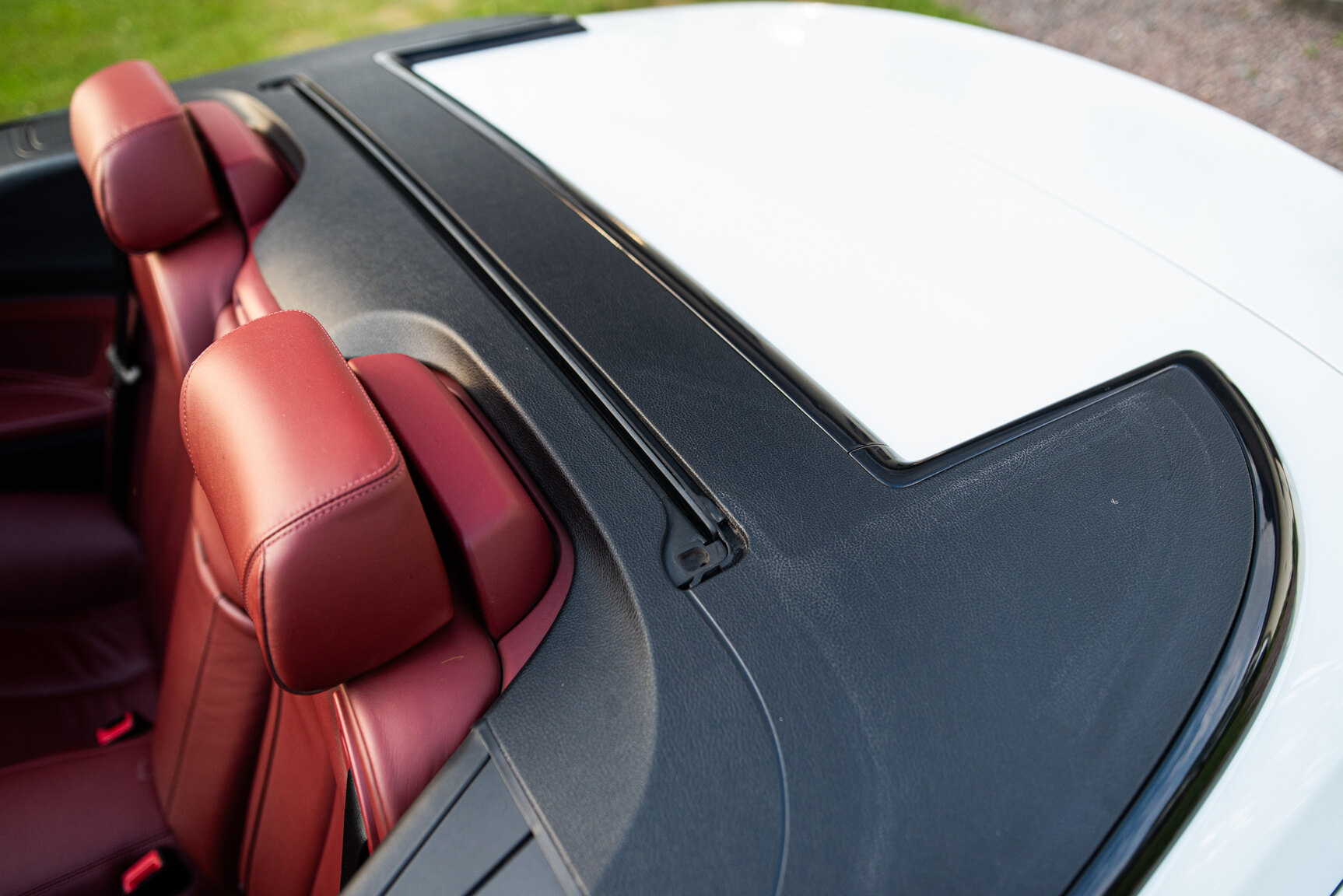 Exteriörbild på 2011 BMW 650i Cabriolet