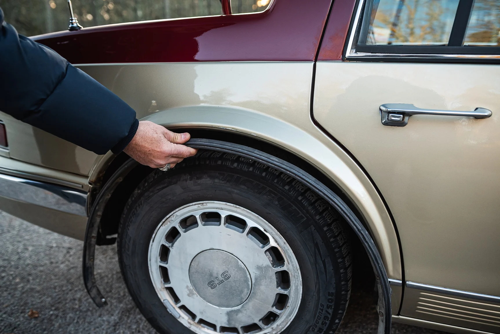 Exterior image of 1989 Cadillac Seville (53)