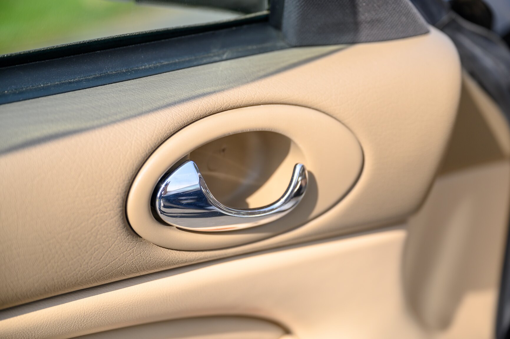 Interior image of 2003 Jaguar XKR