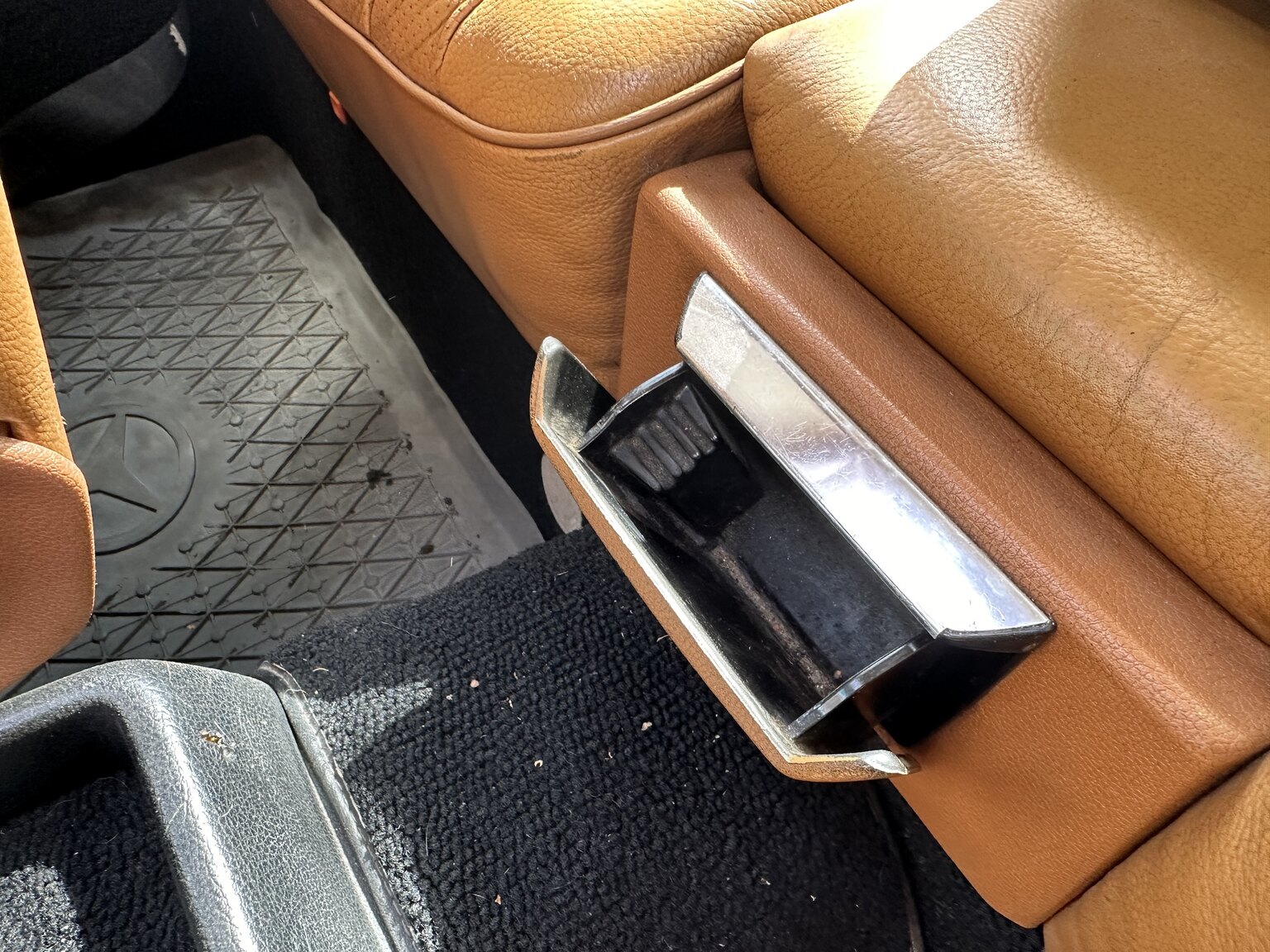Innenraumfoto von 1977 Mercedes-Benz 280 CE