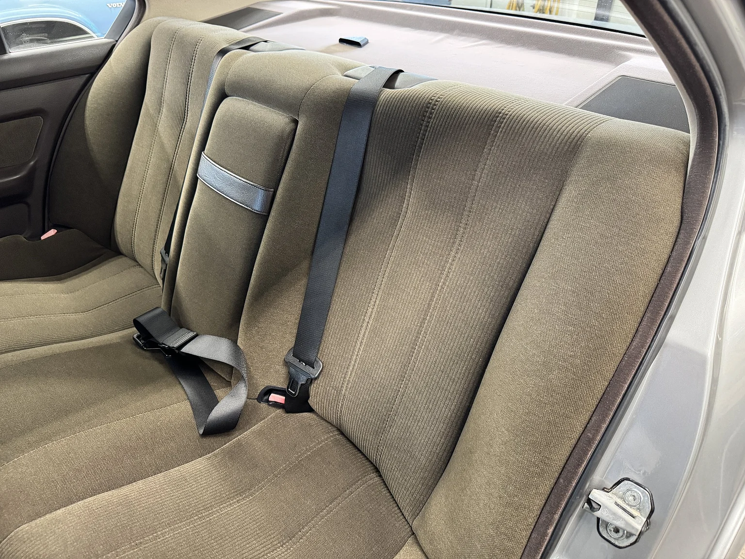 Interior image of 1988 BMW 535i - NO RESERVE (48)