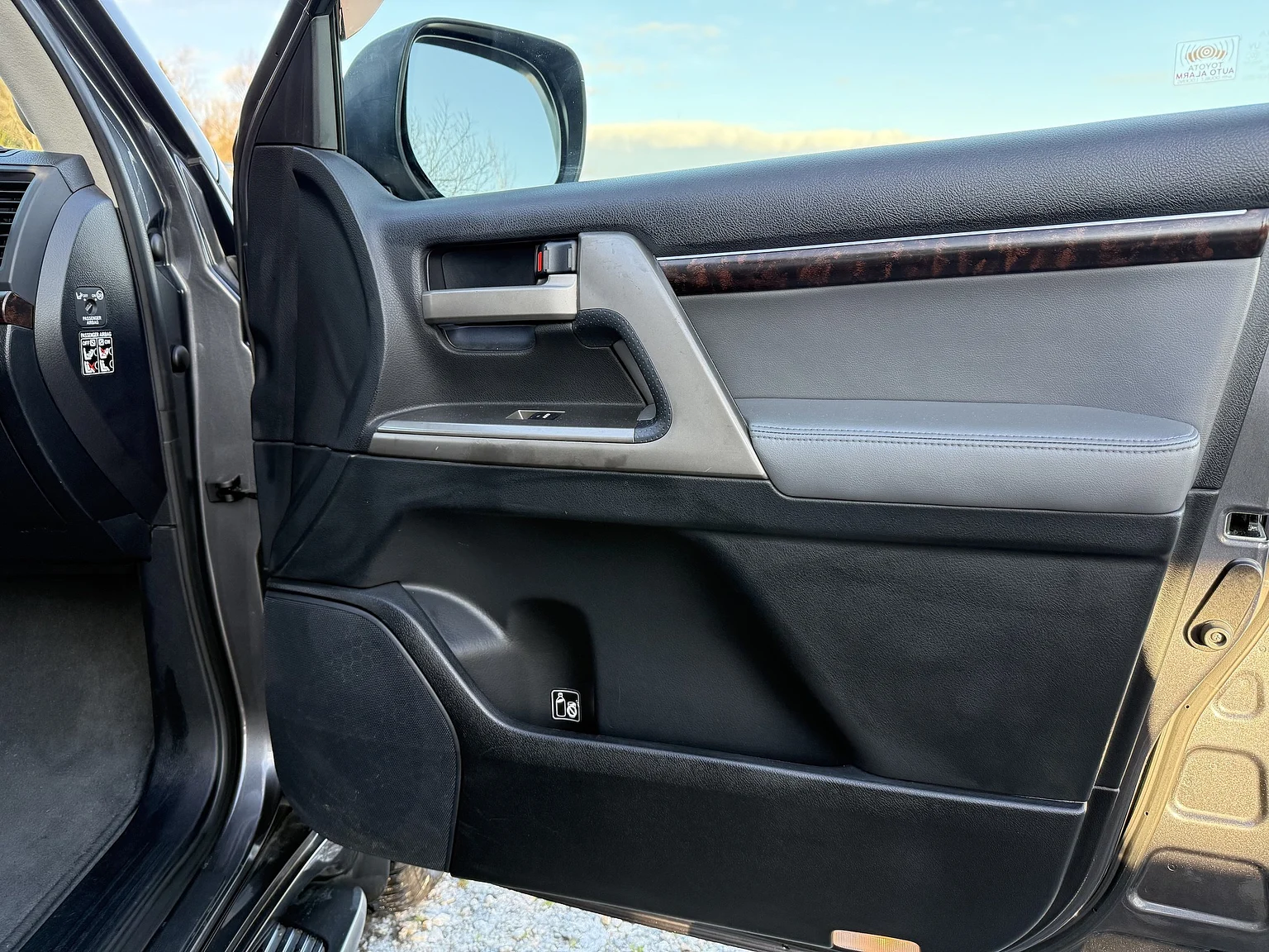 Interiörbild 2008 Toyota Land Cruiser 200 Series 4.5 V8 (26)