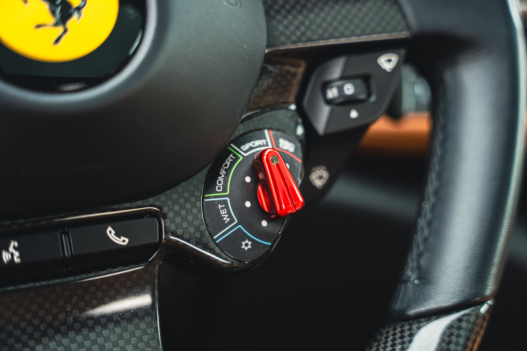 Interiörbild 2018 Ferrari GTC4 Lusso T (3)