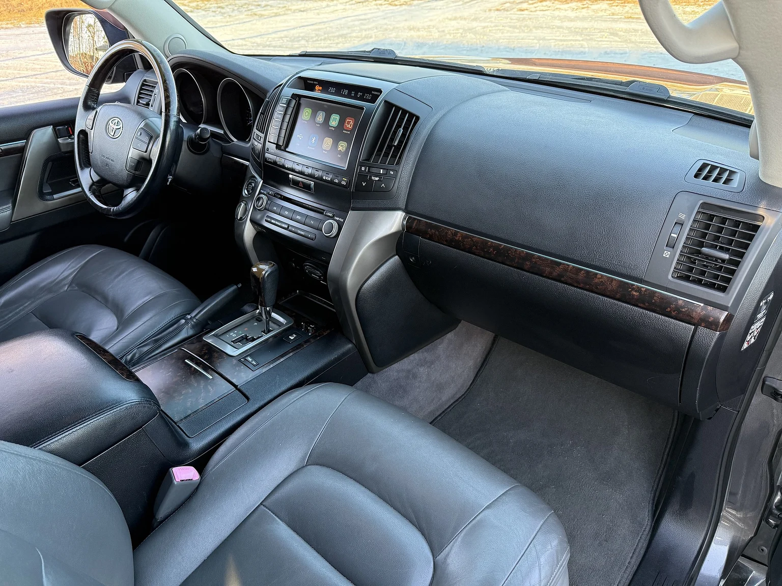 Interiörbild 2008 Toyota Land Cruiser 200 Series 4.5 V8 (19)