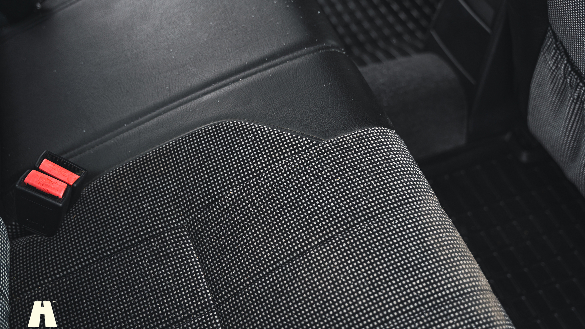 Interior image of 1995 Volvo 940 SE