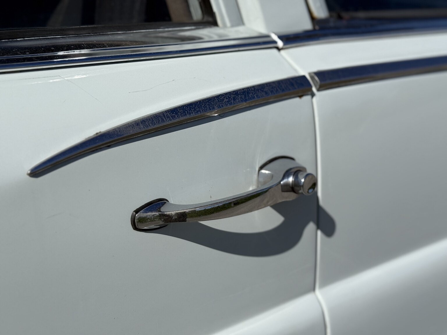 Exterior image of 1967 Mercedes-Benz 230 Safari