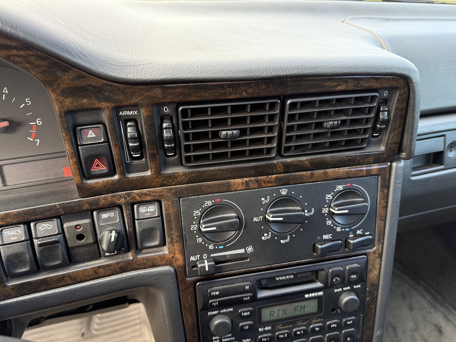 Interior image of 1995 VOLVO 855 T5R T-5R