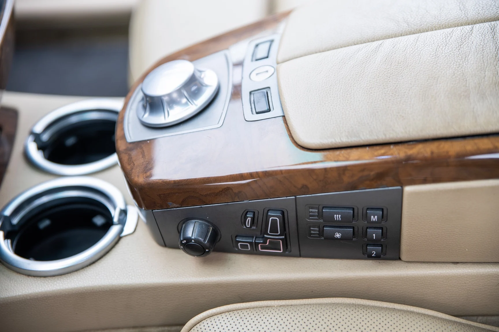 Interiörbild 2002 BMW  745 iA (19)