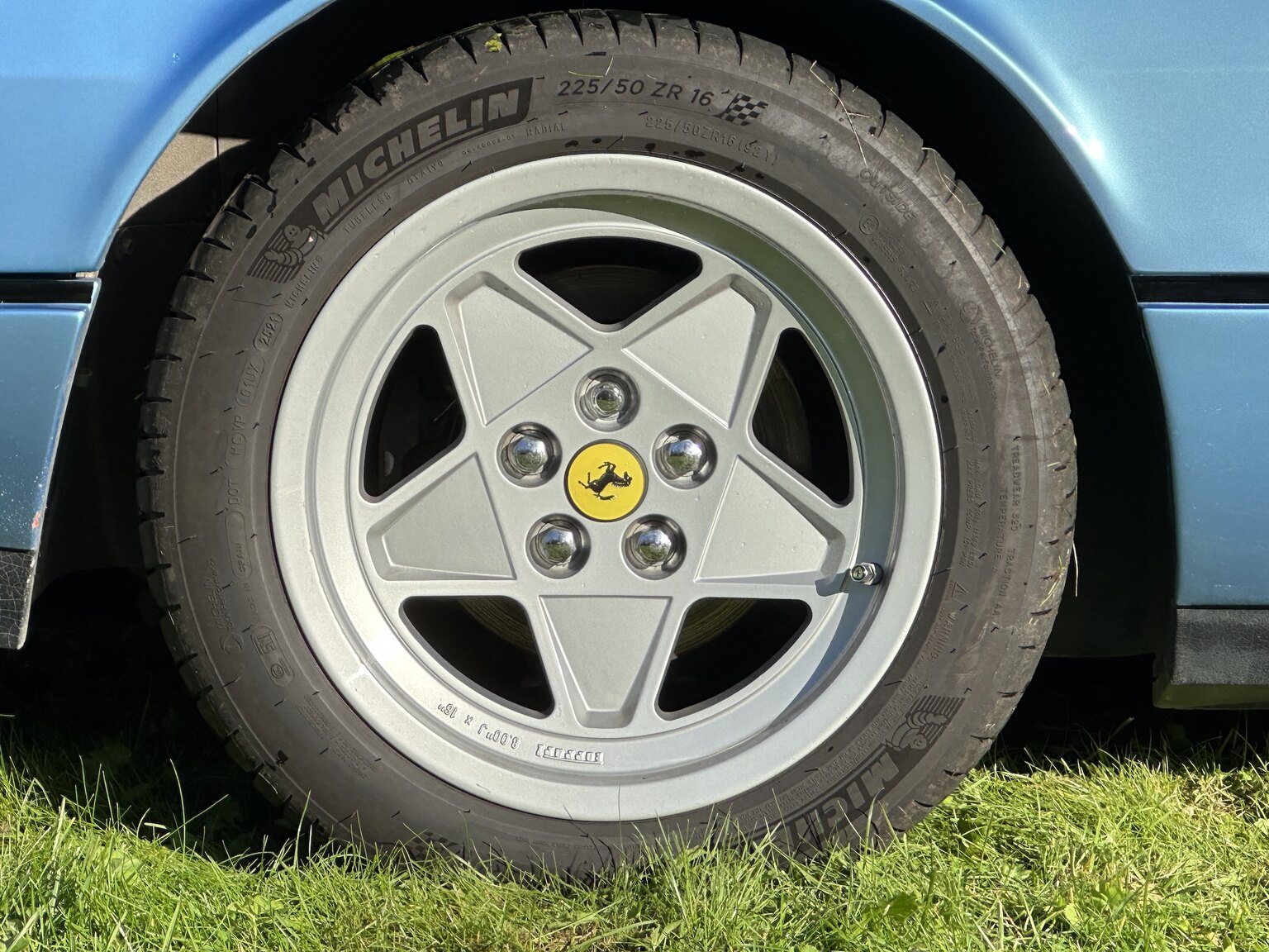 Exteriörbild på 1986 Ferrari 328 GTS