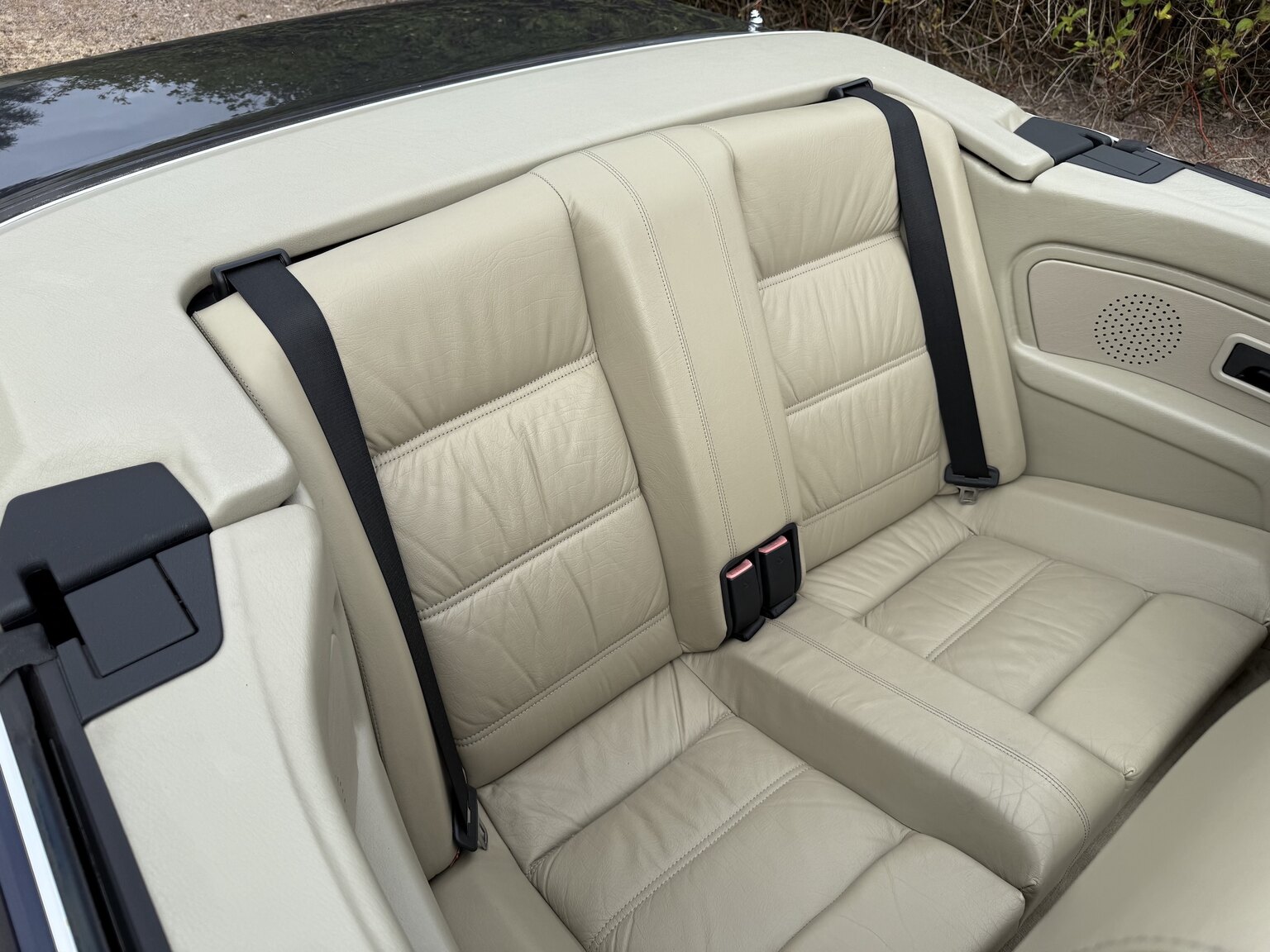 Interior image of 1987 BMW 325i Convertible