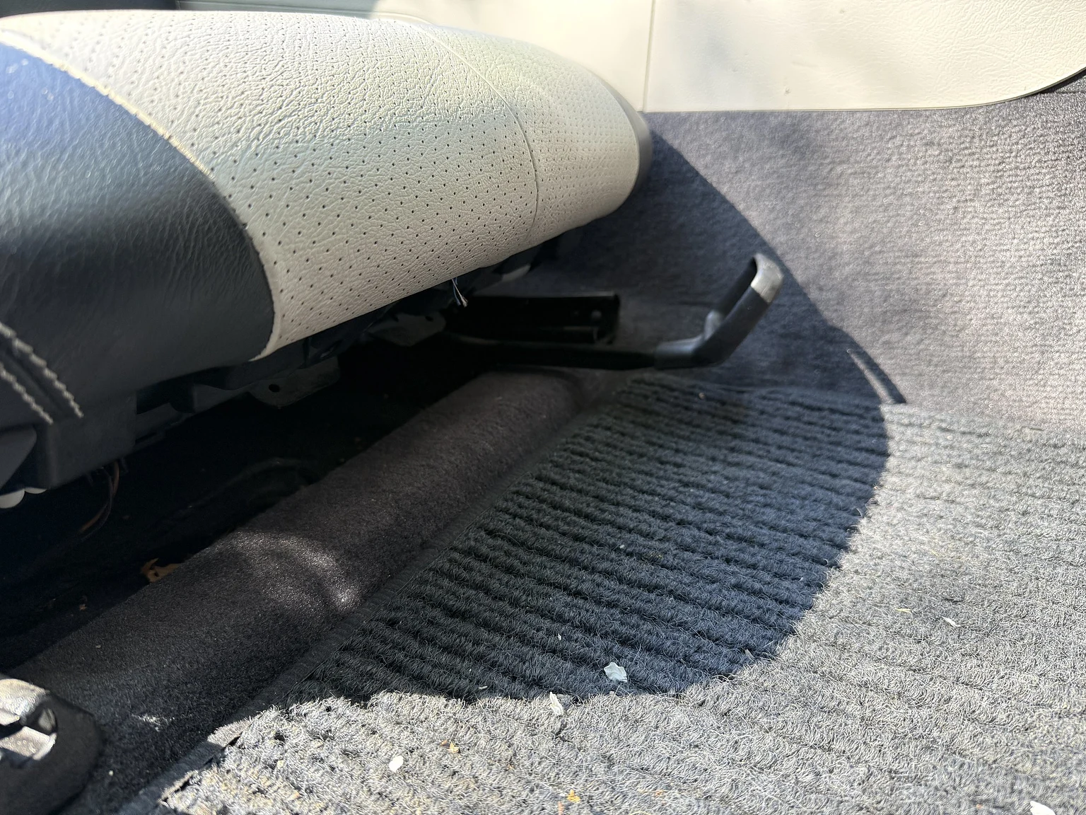 Interior image of 1997 Mercedes-Benz 230 SLK (33)