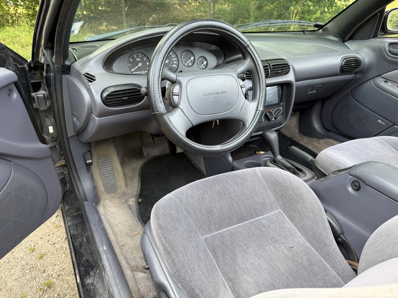 Innenraumfoto von 1997 Chrysler Sebring Cabriolet (1)