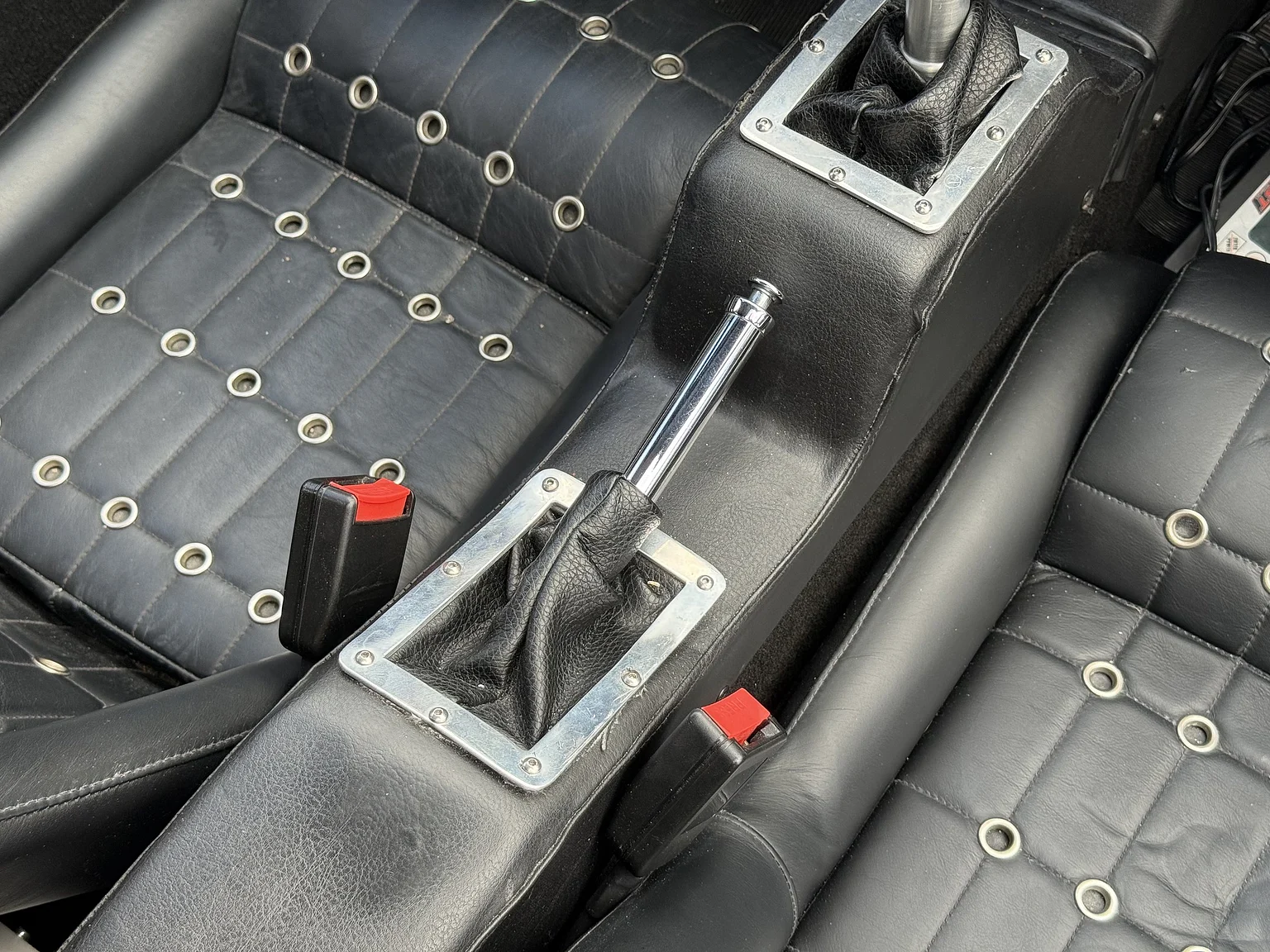 Innenraumfoto von 2024 Ford GT40 Tribute (33)