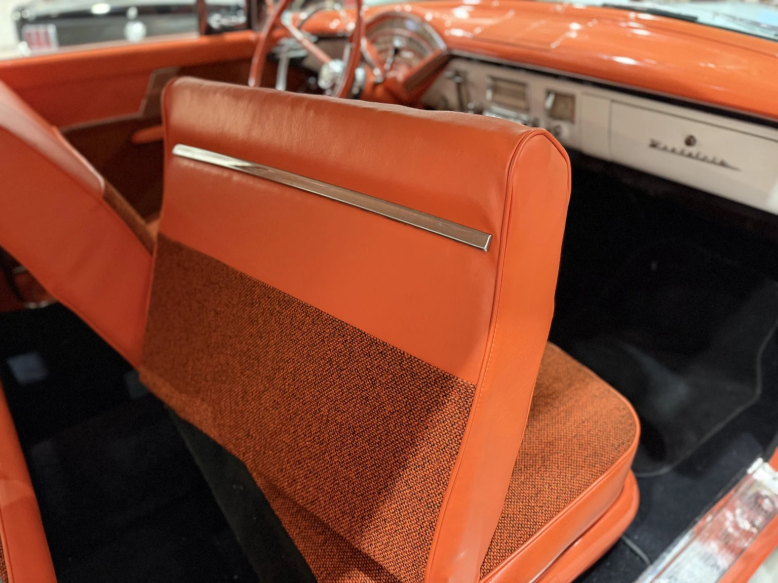 Innenraumfoto von 1956 Mercury Montclair Sport Sedan (37)