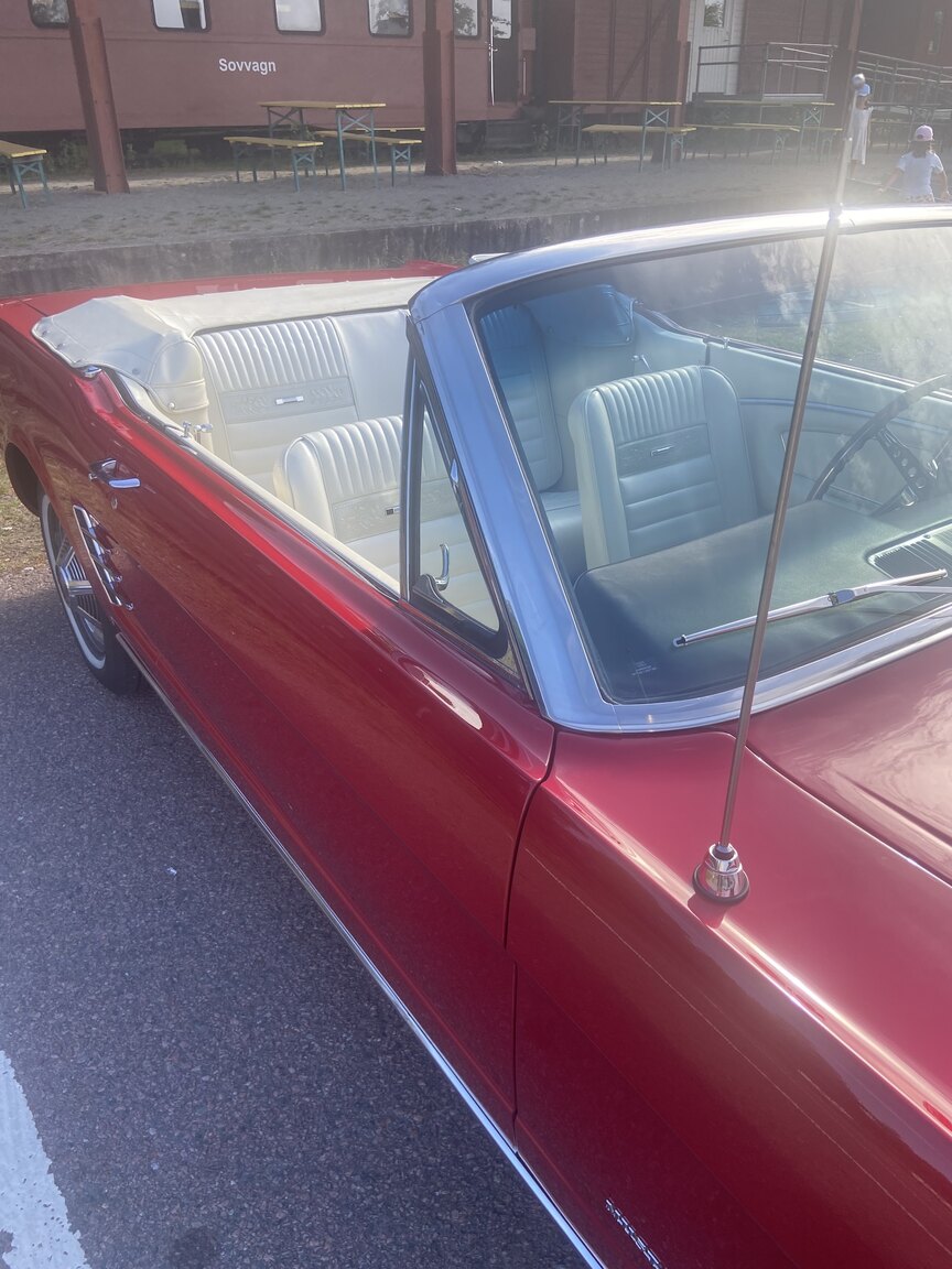 Exteriörbild på 1966 Ford Mustang Convertible